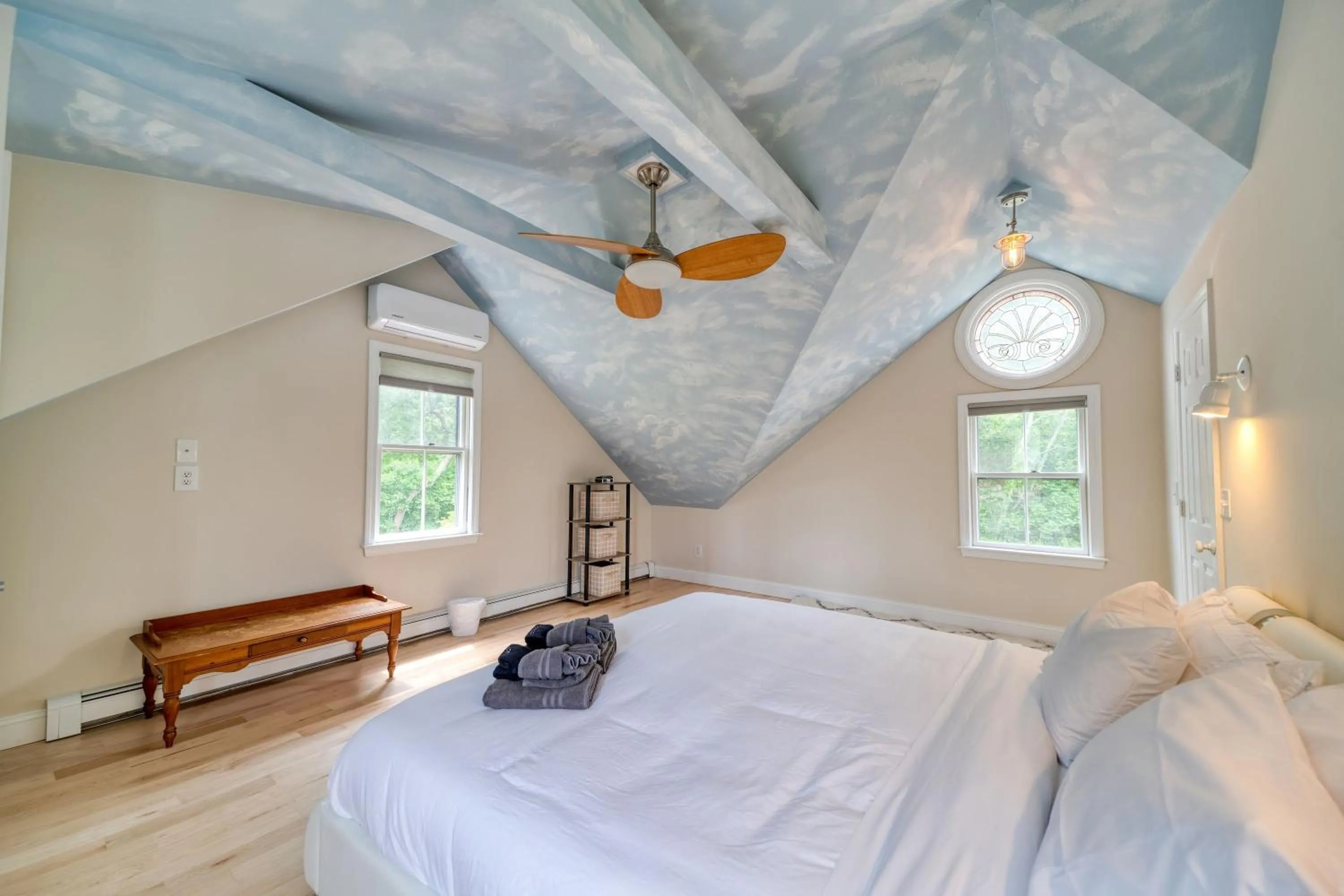 Bed in 3 Bedroom Cape House by Leavetown Vacations