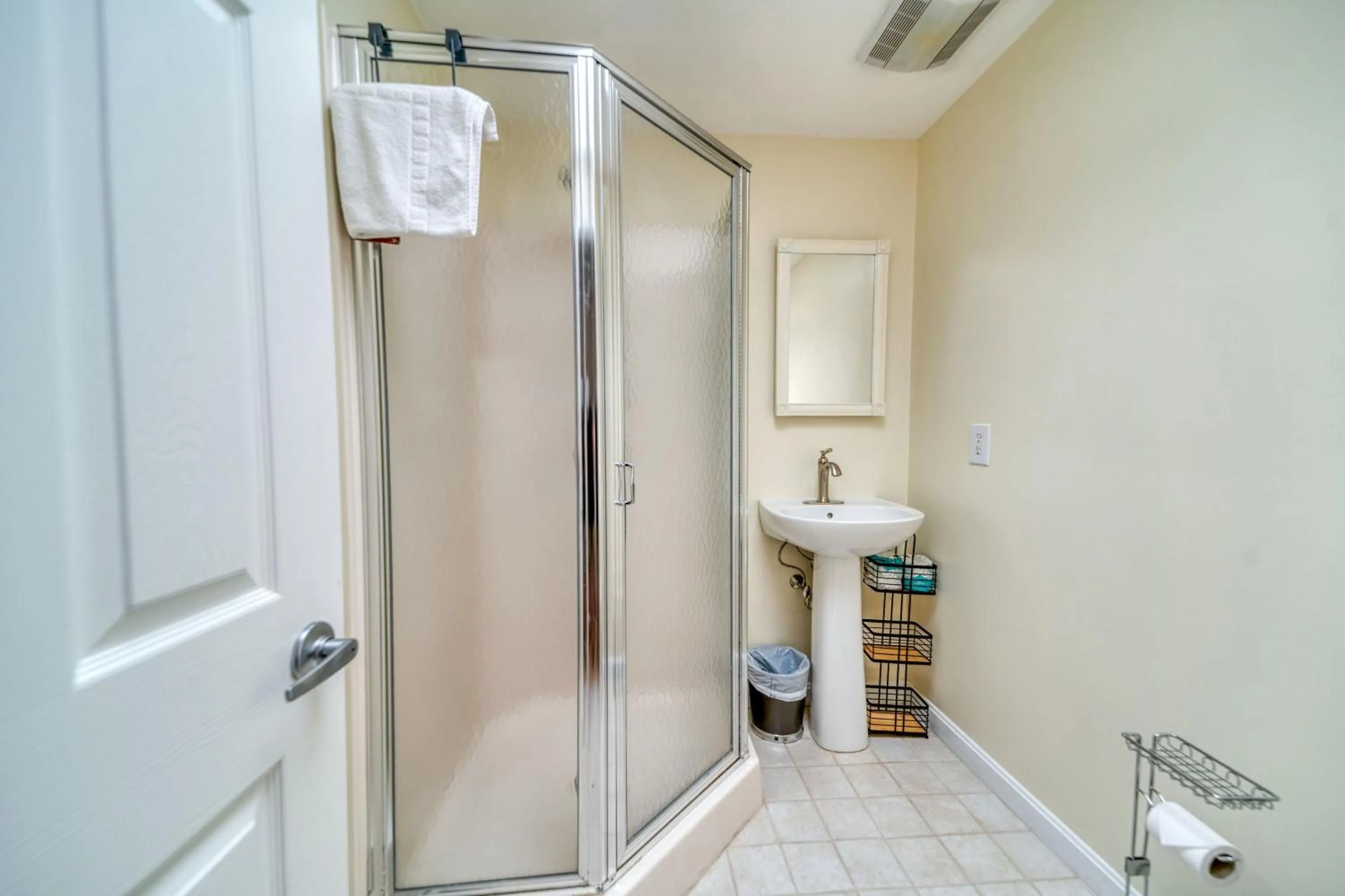 3 Bedroom Cape House by Leavetown Vacations