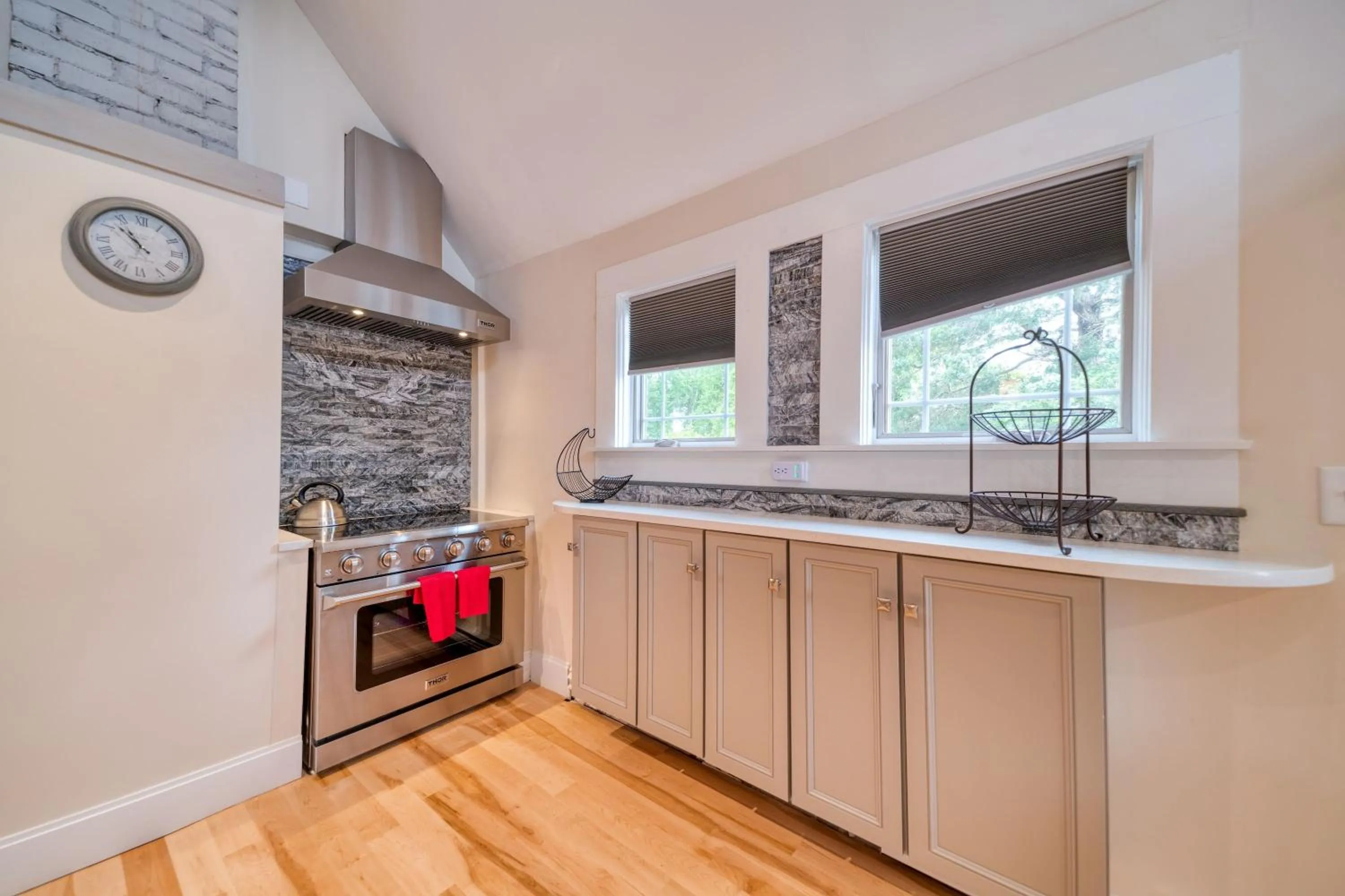 3 Bedroom Cape House by Leavetown Vacations