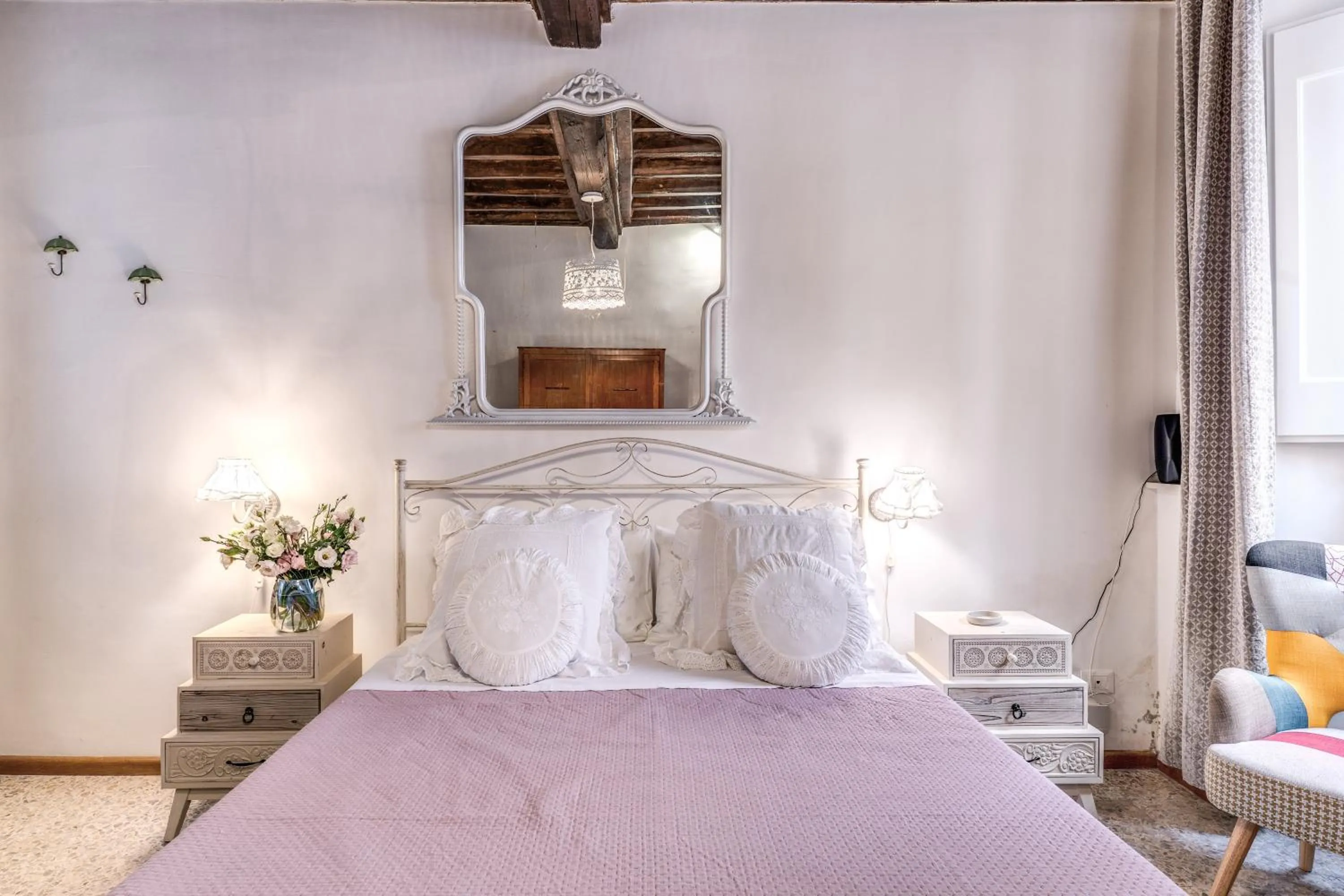 Bedroom, Bed in Capocci Luxury Home
