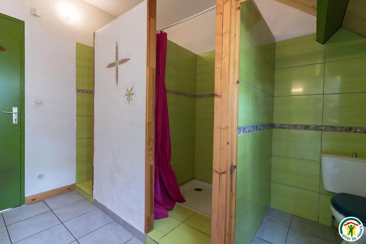 Shower in Auberge La Soulan