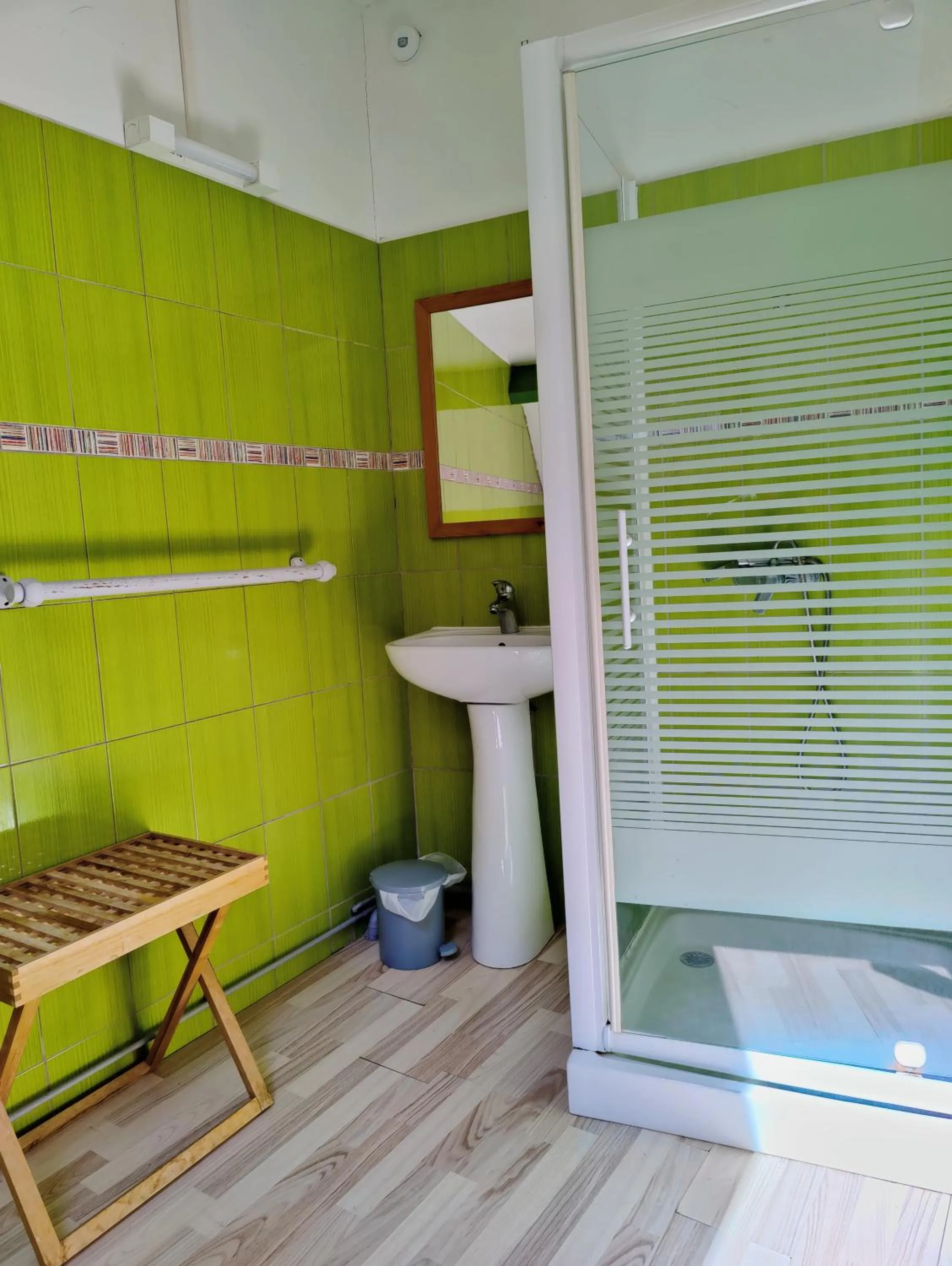 Shower in Auberge La Soulan