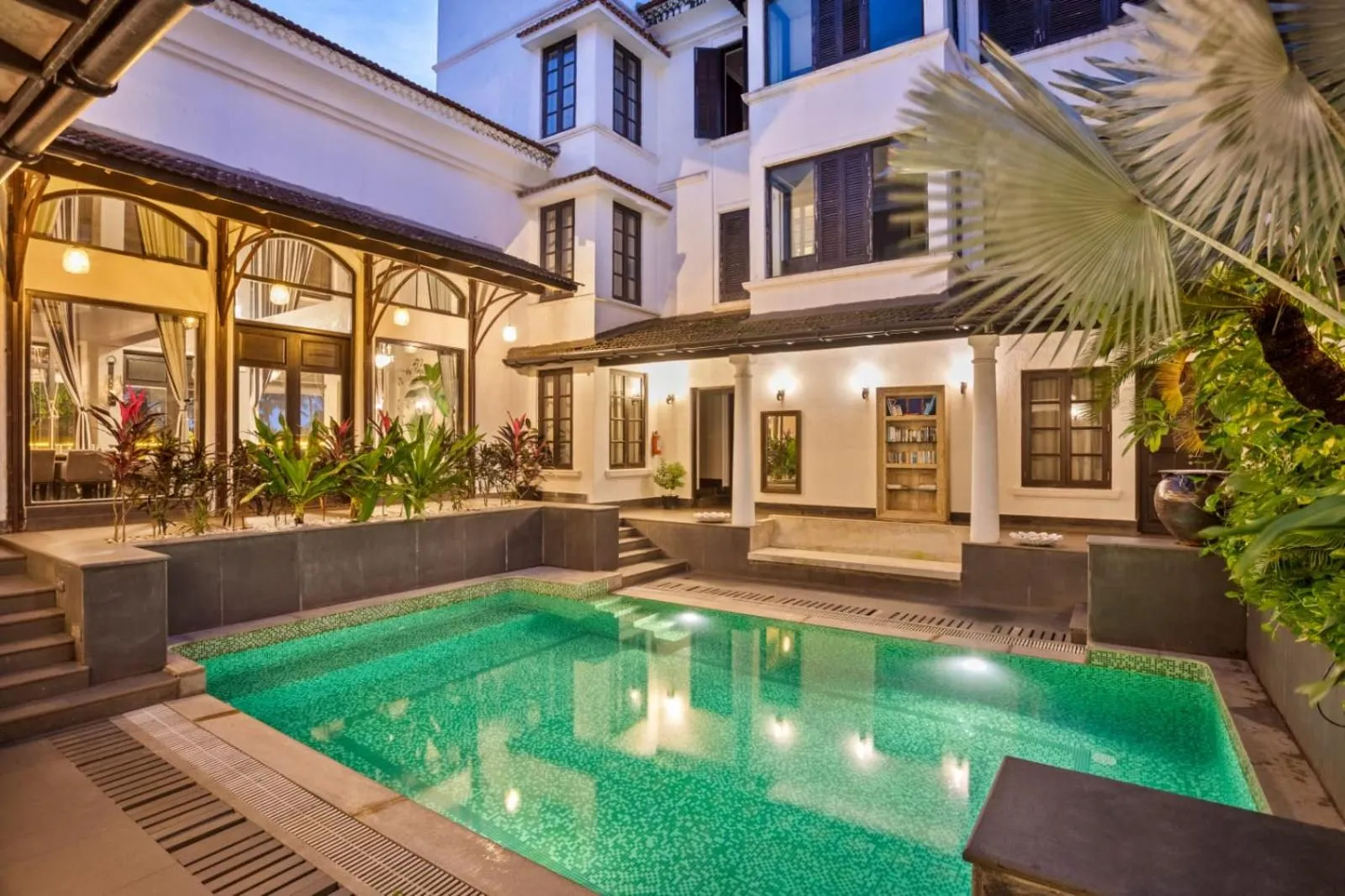 Swimming pool in Sol De Goa