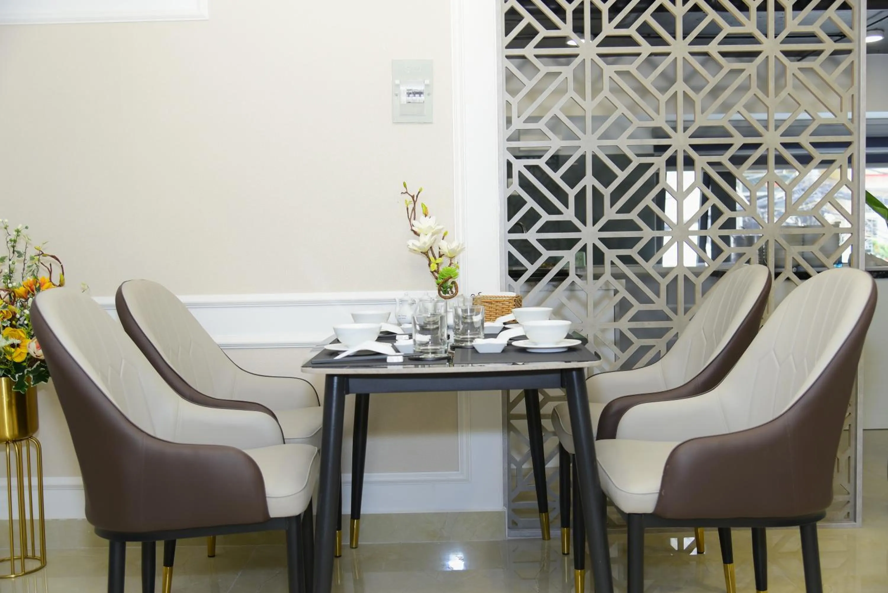 Restaurant/places to eat in Hera Luxury Hotel