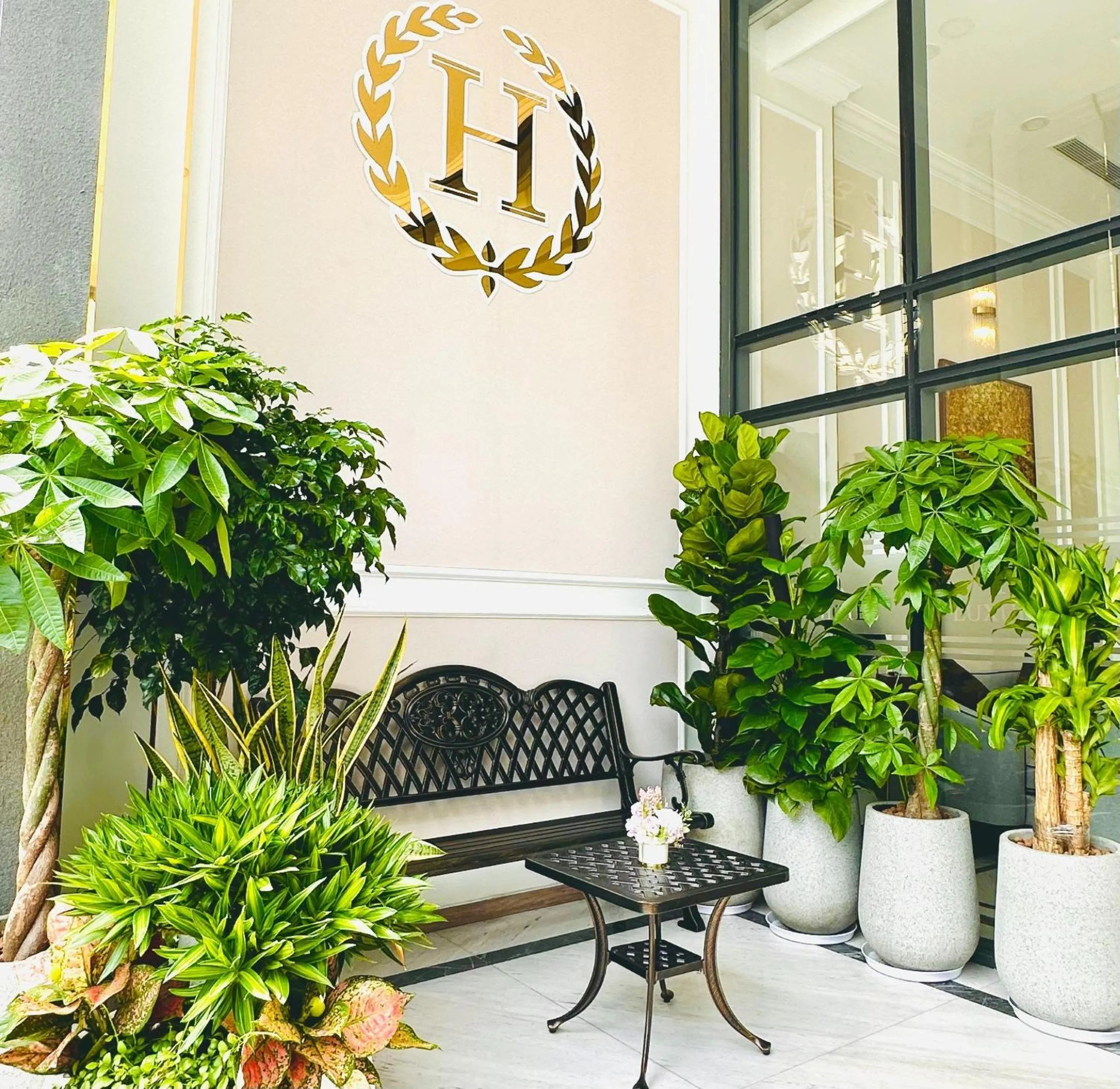 Garden in Hera Luxury Hotel