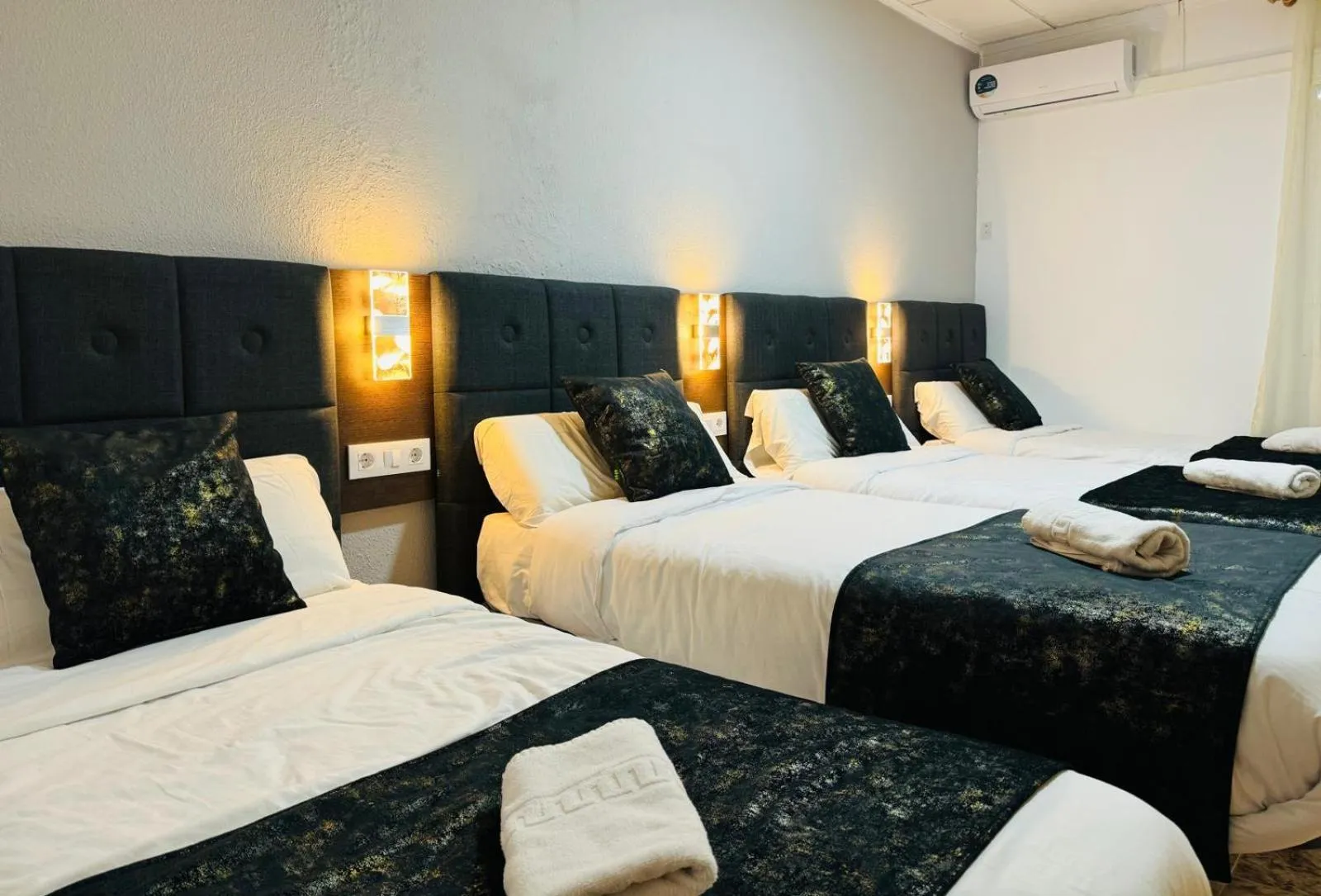 Bed in Ballestar Hotel Bar & Grill