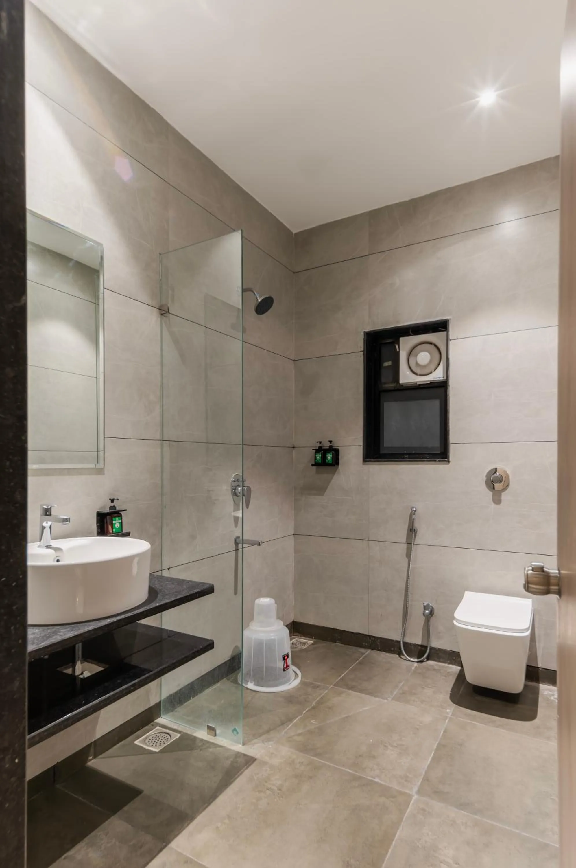 Bathroom in Hotel Bafna Lawn