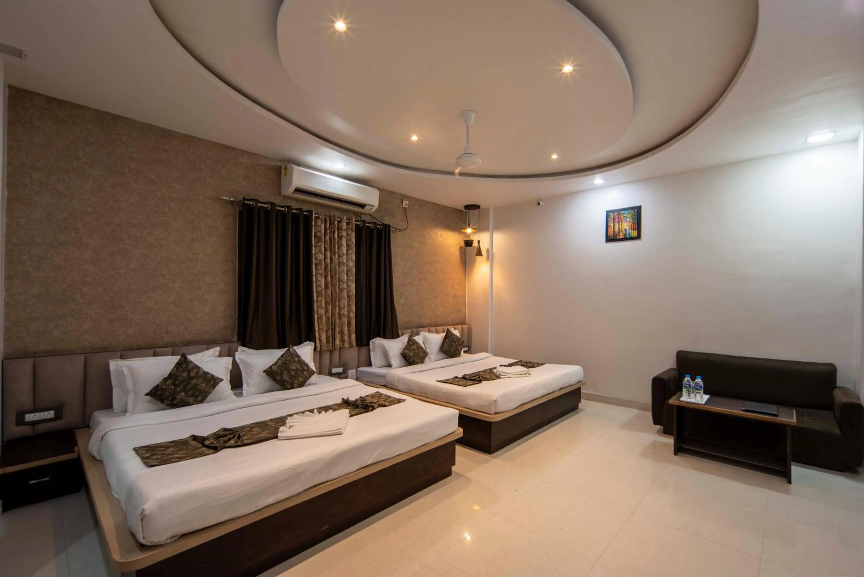 Bedroom in Hotel Bafna Lawn