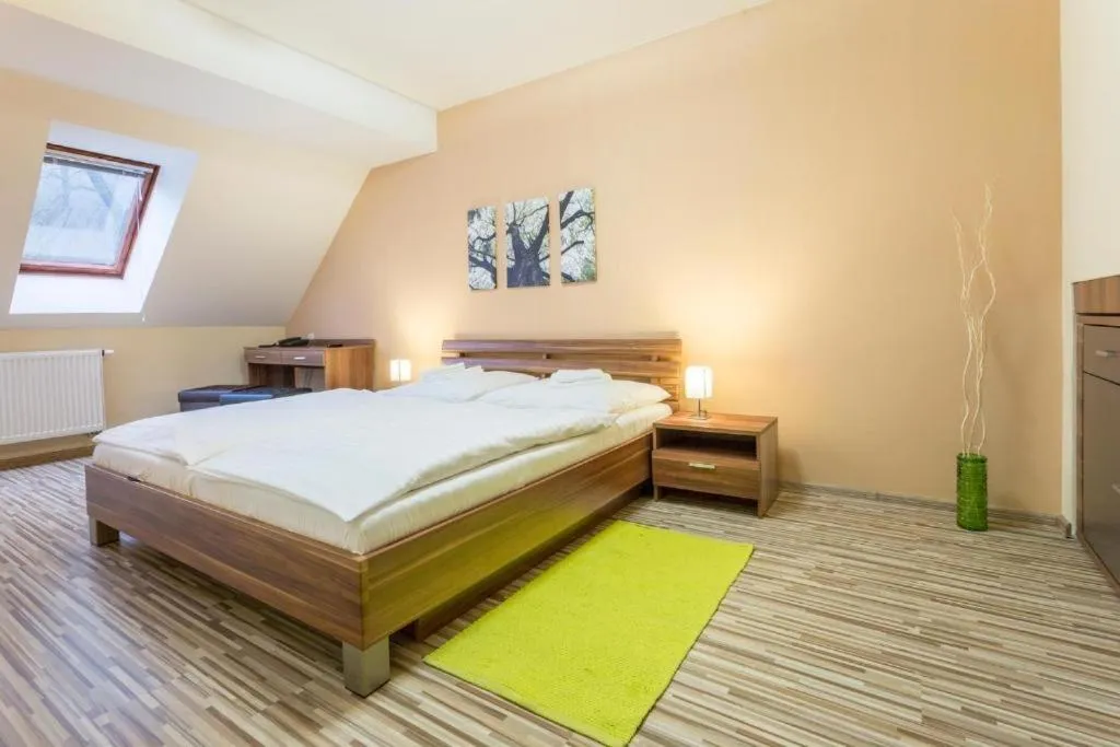 Bedroom, Bed in Hotel Sipox