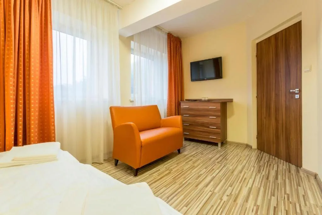 Bedroom, Bed in Hotel Sipox