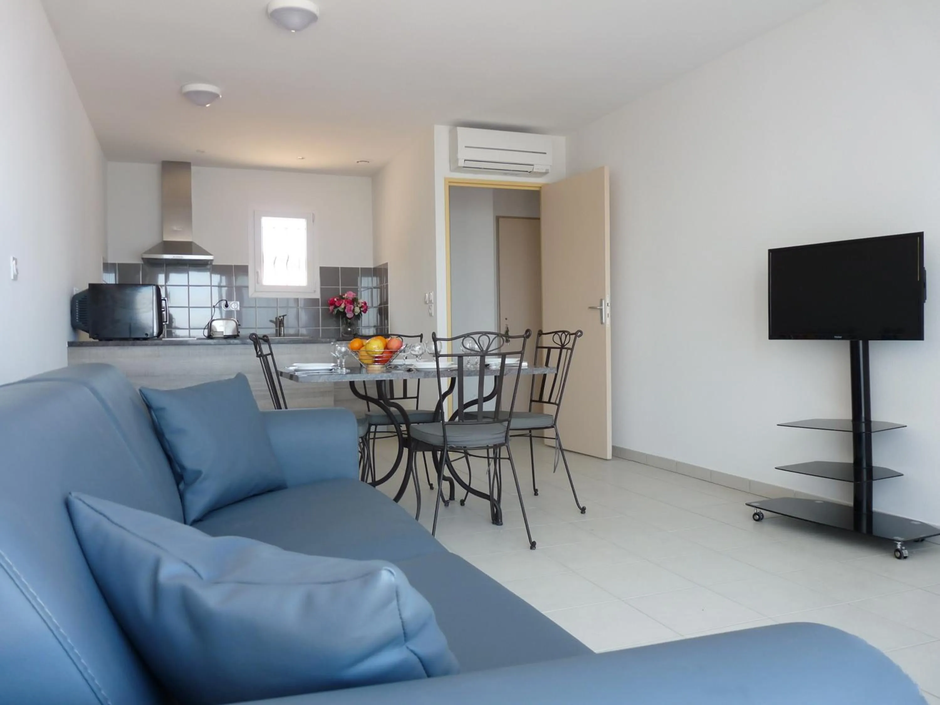 Living room in Appart'hotel Résidence La Provence