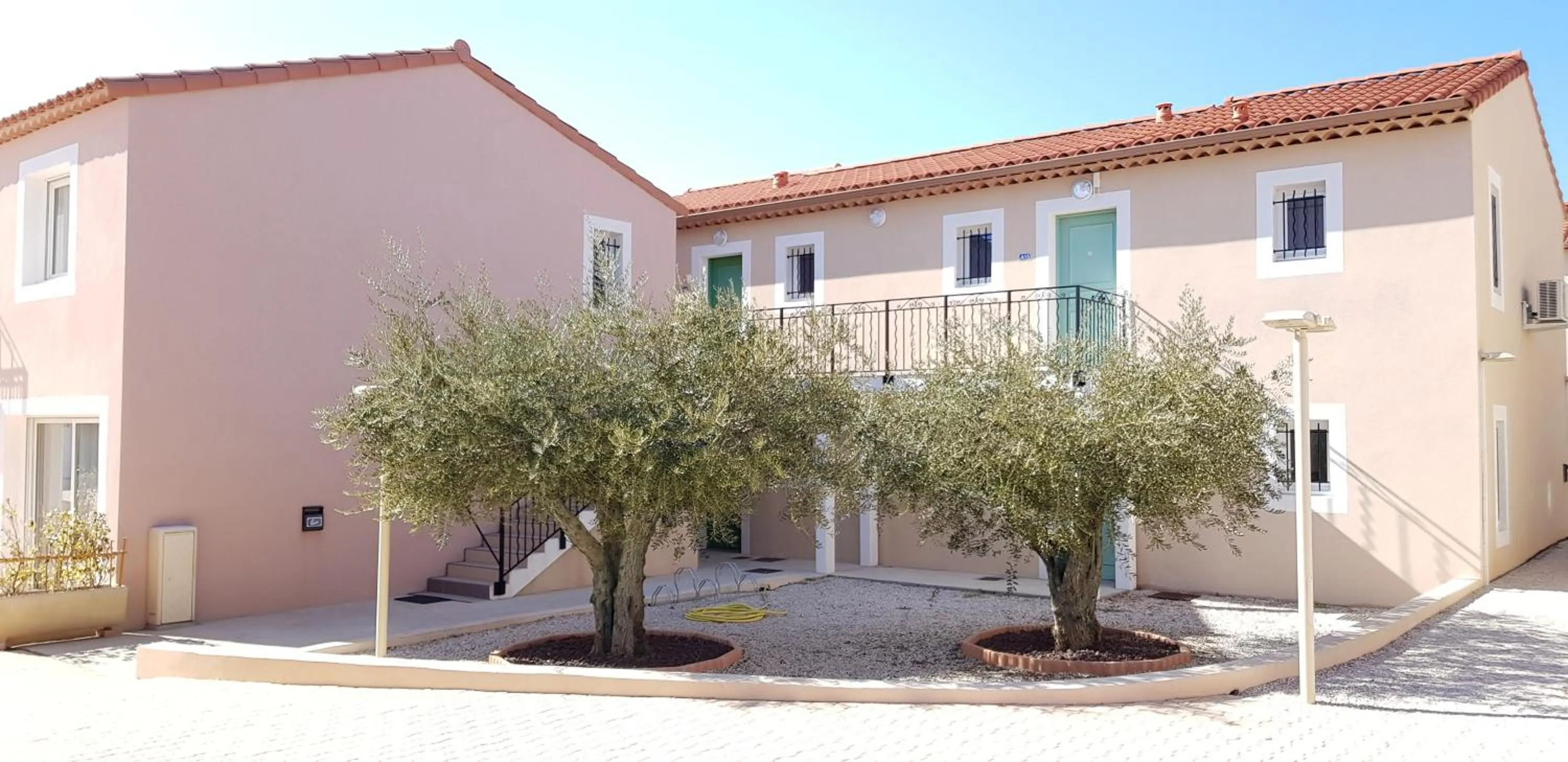 Property building in Appart'hotel Résidence La Provence
