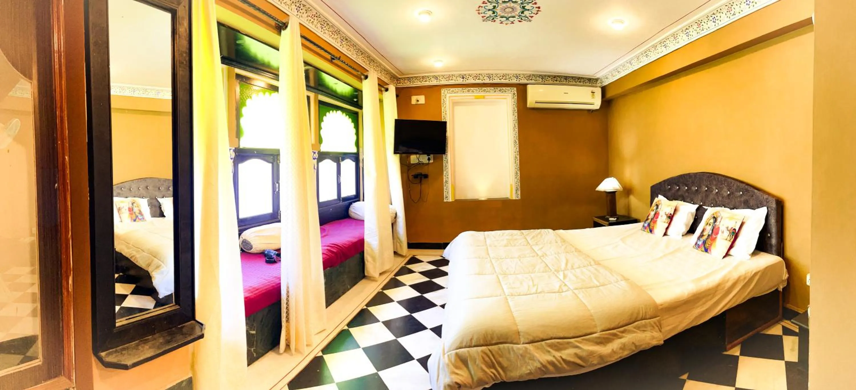 Bed in Hotstel Udaipur