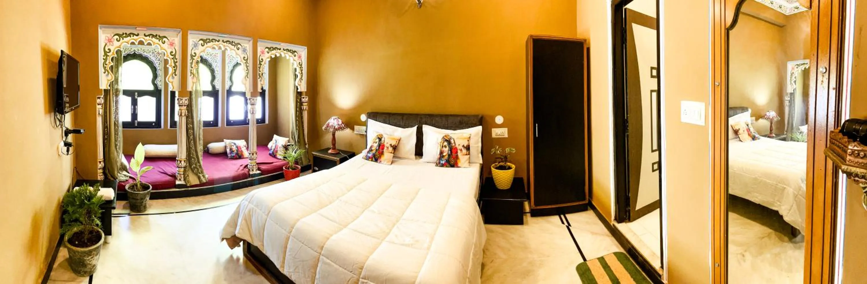 Bed in Hotstel Udaipur