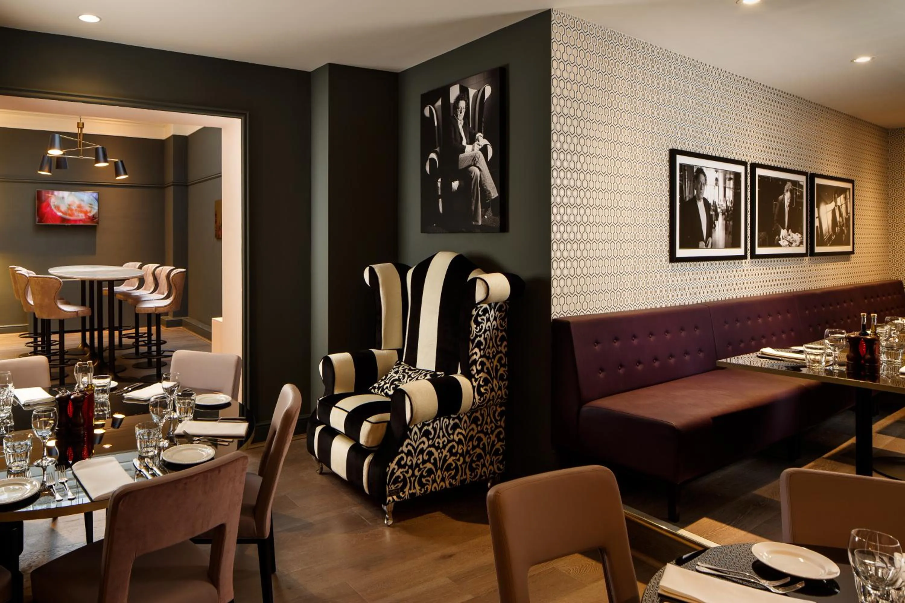 Restaurant/places to eat, Seating Area in Mercure Leicester The Grand Hotel