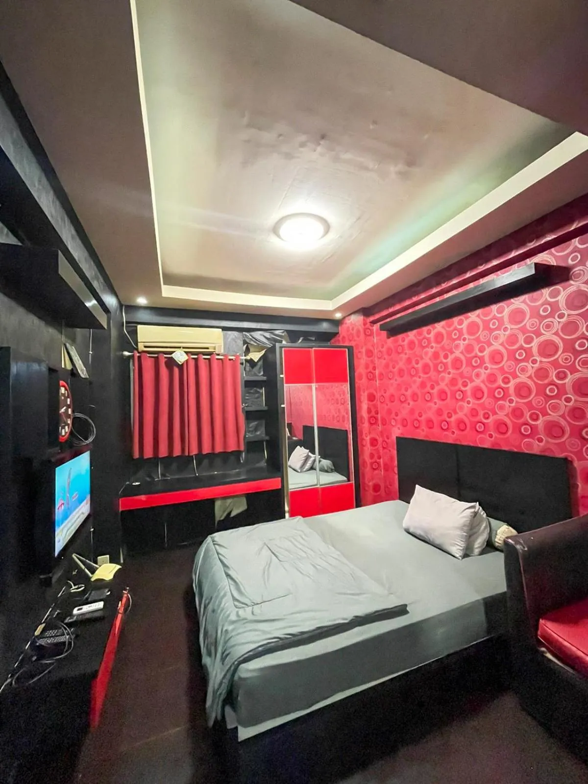 Bed in The Suites Metro by KS Property