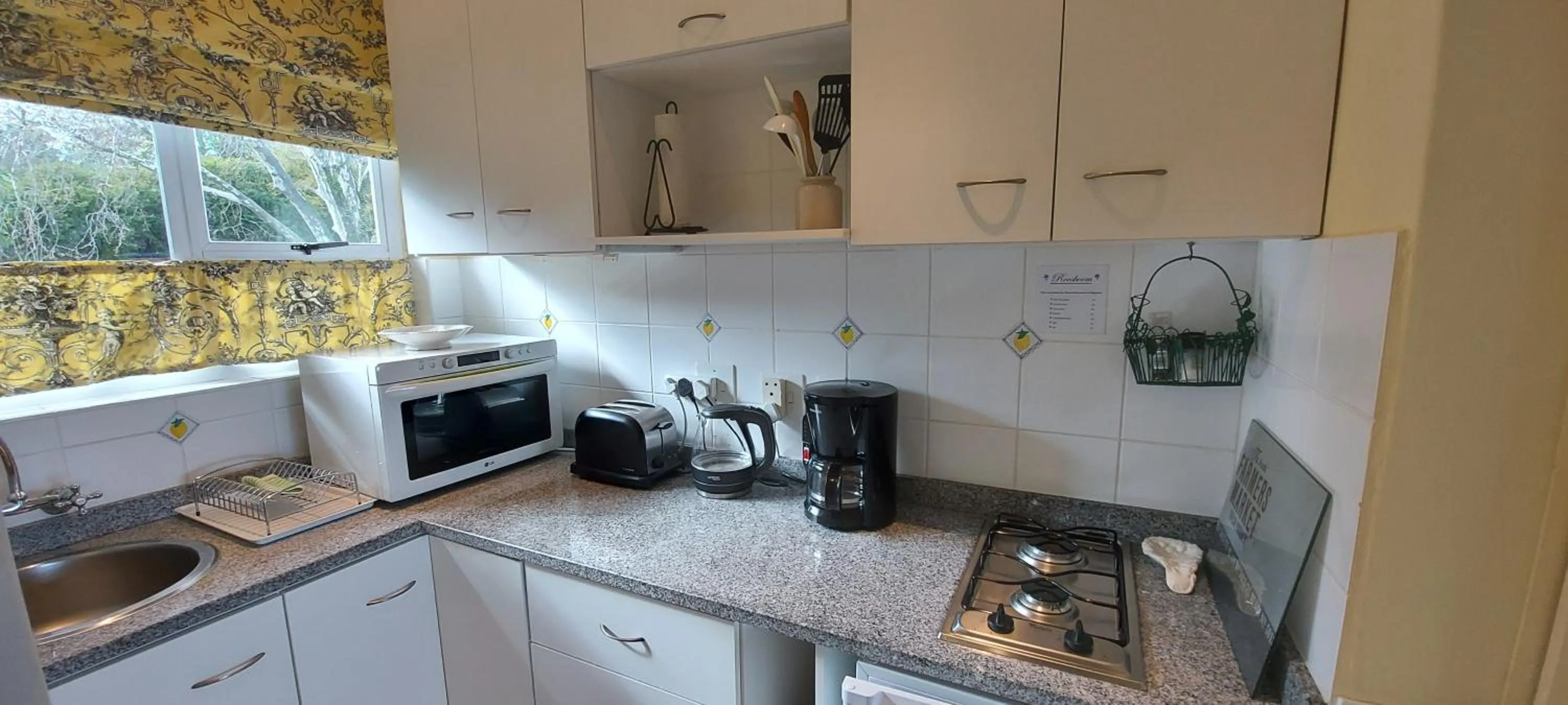 Kitchen or kitchenette in Roosboom Guest Apartments