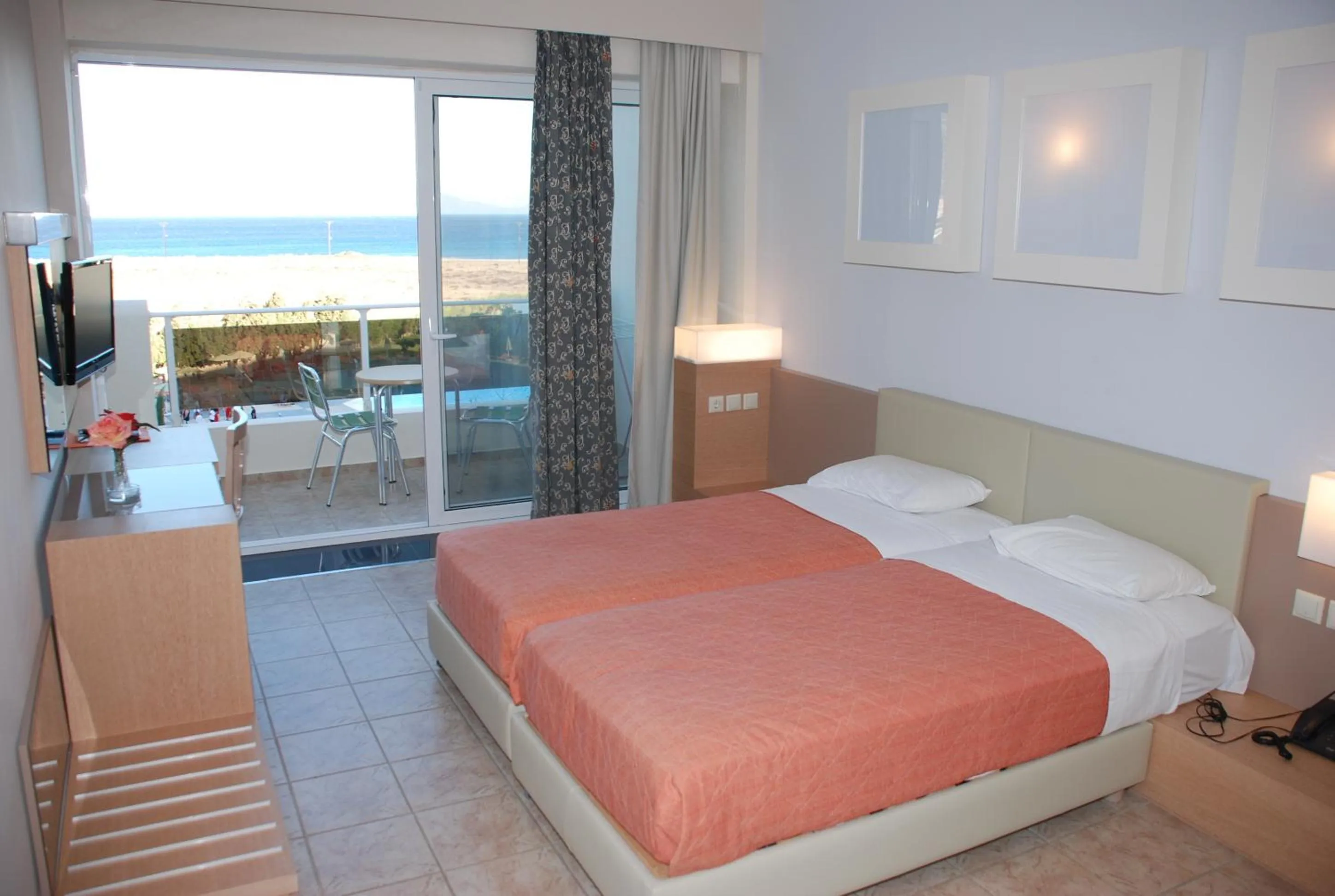 Bedroom, Bed in Sovereign Beach Hotel