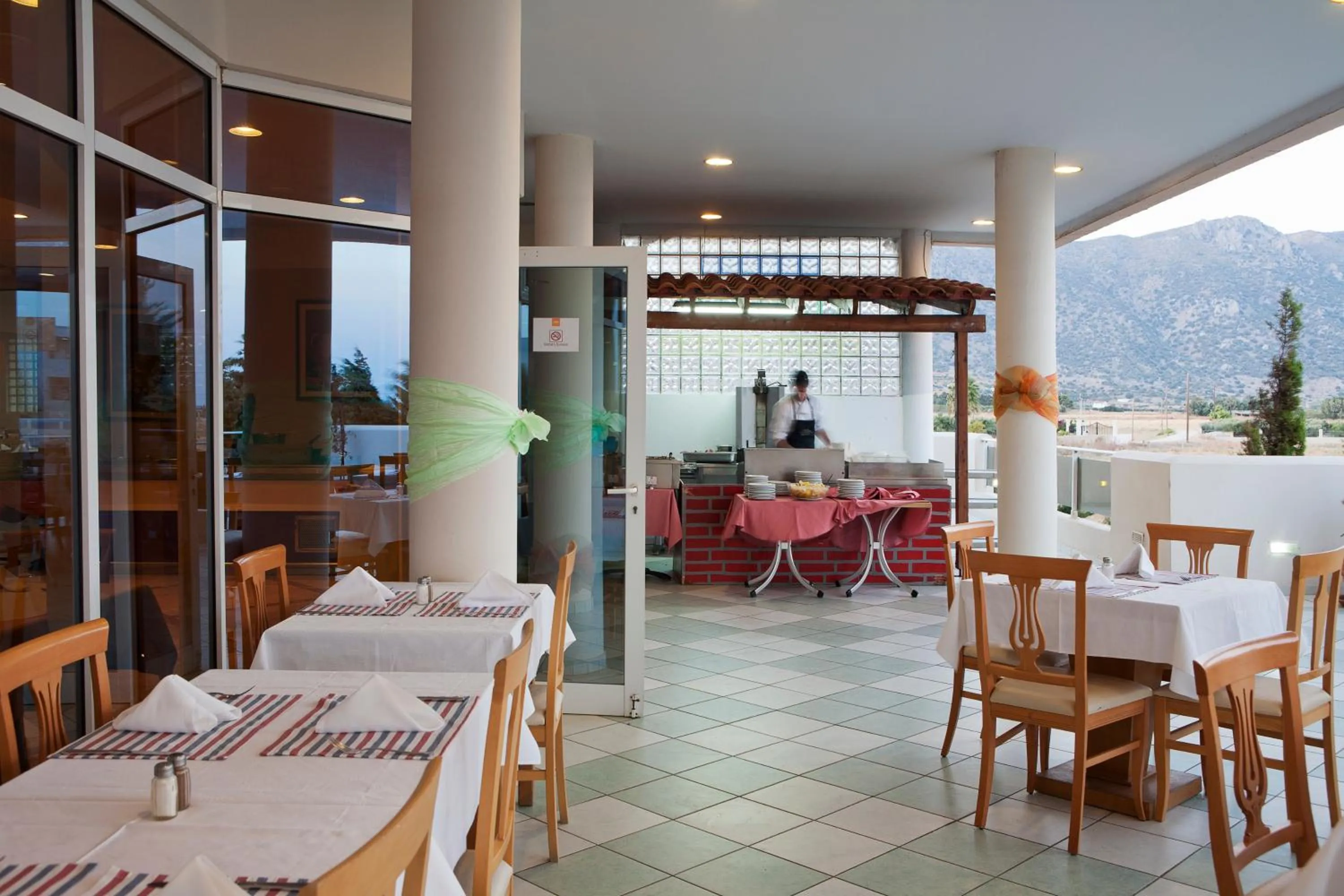 Restaurant/places to eat in Sovereign Beach Hotel