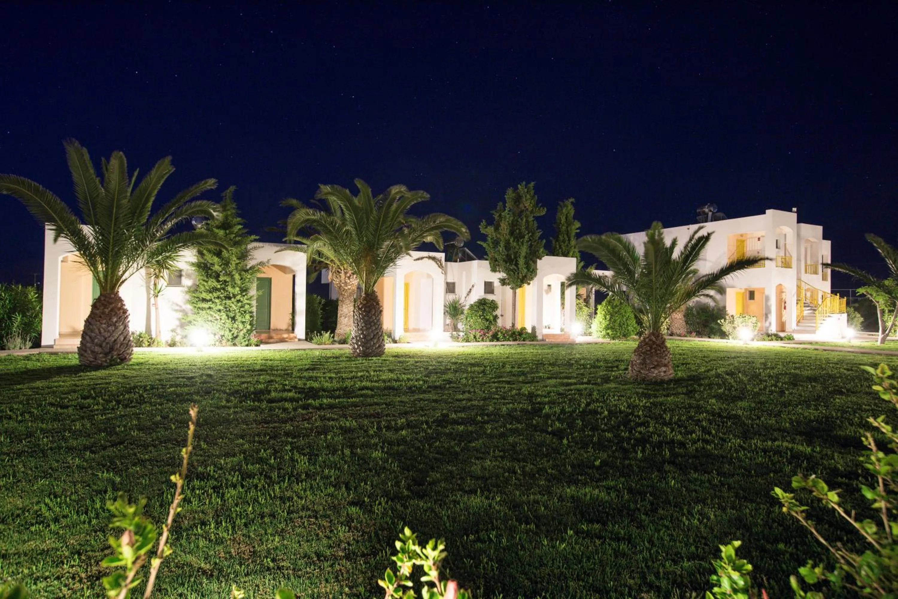 Garden in Sovereign Beach Hotel