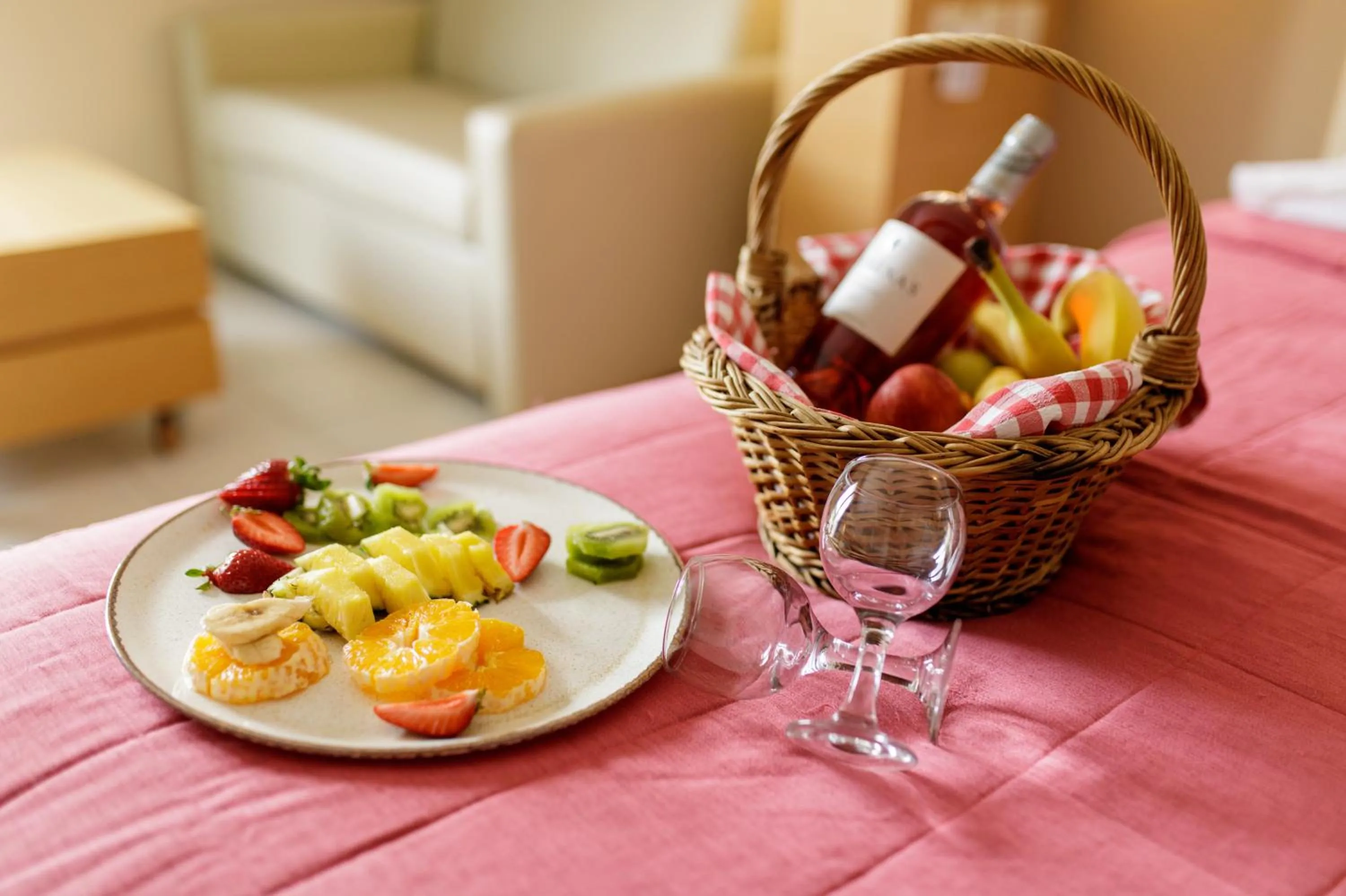 Food and drinks in Sovereign Beach Hotel