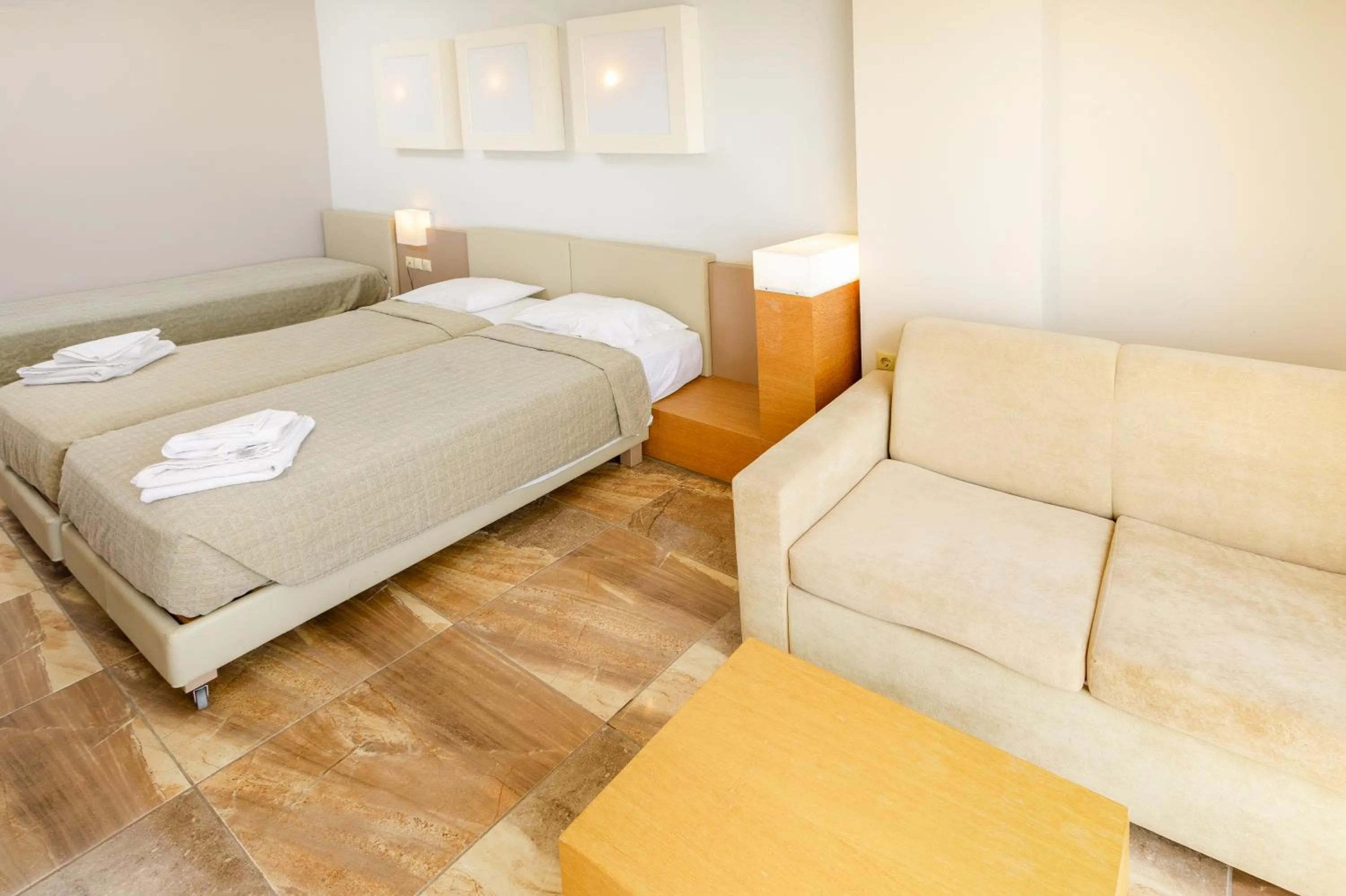 Bedroom, Bed in Sovereign Beach Hotel