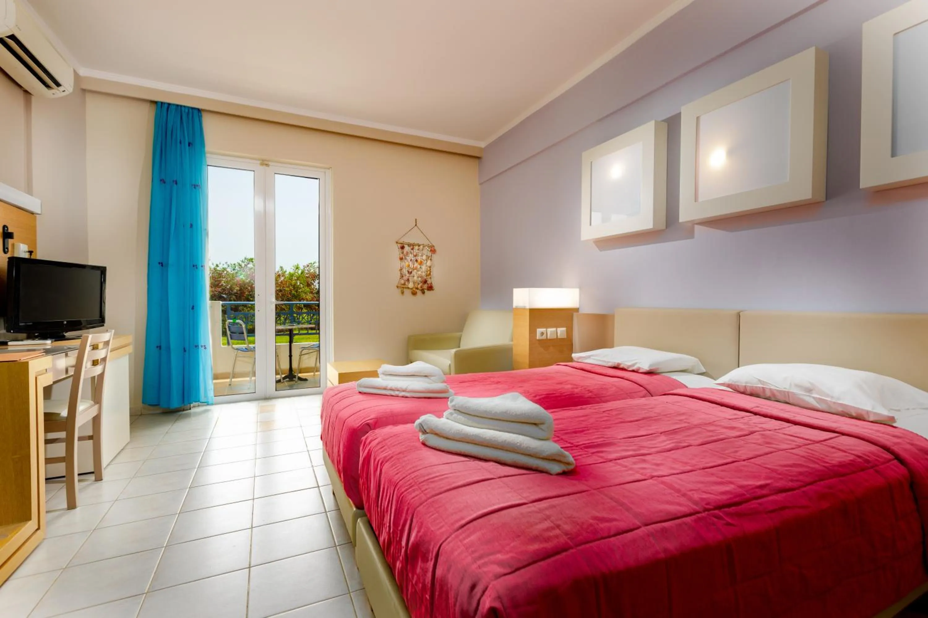 Bedroom, Bed in Sovereign Beach Hotel