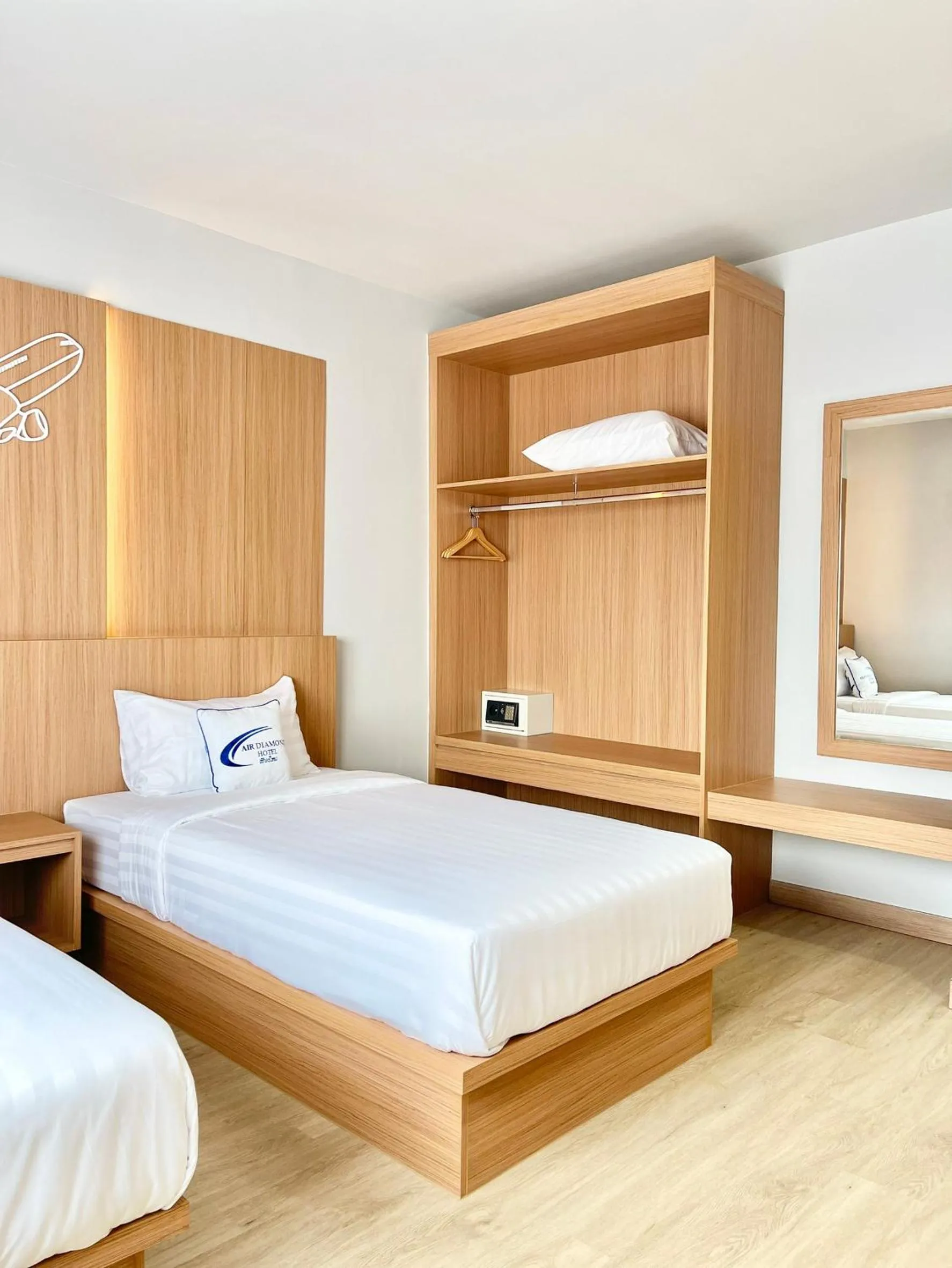 wardrobe, Bed in Air Diamond Hotel