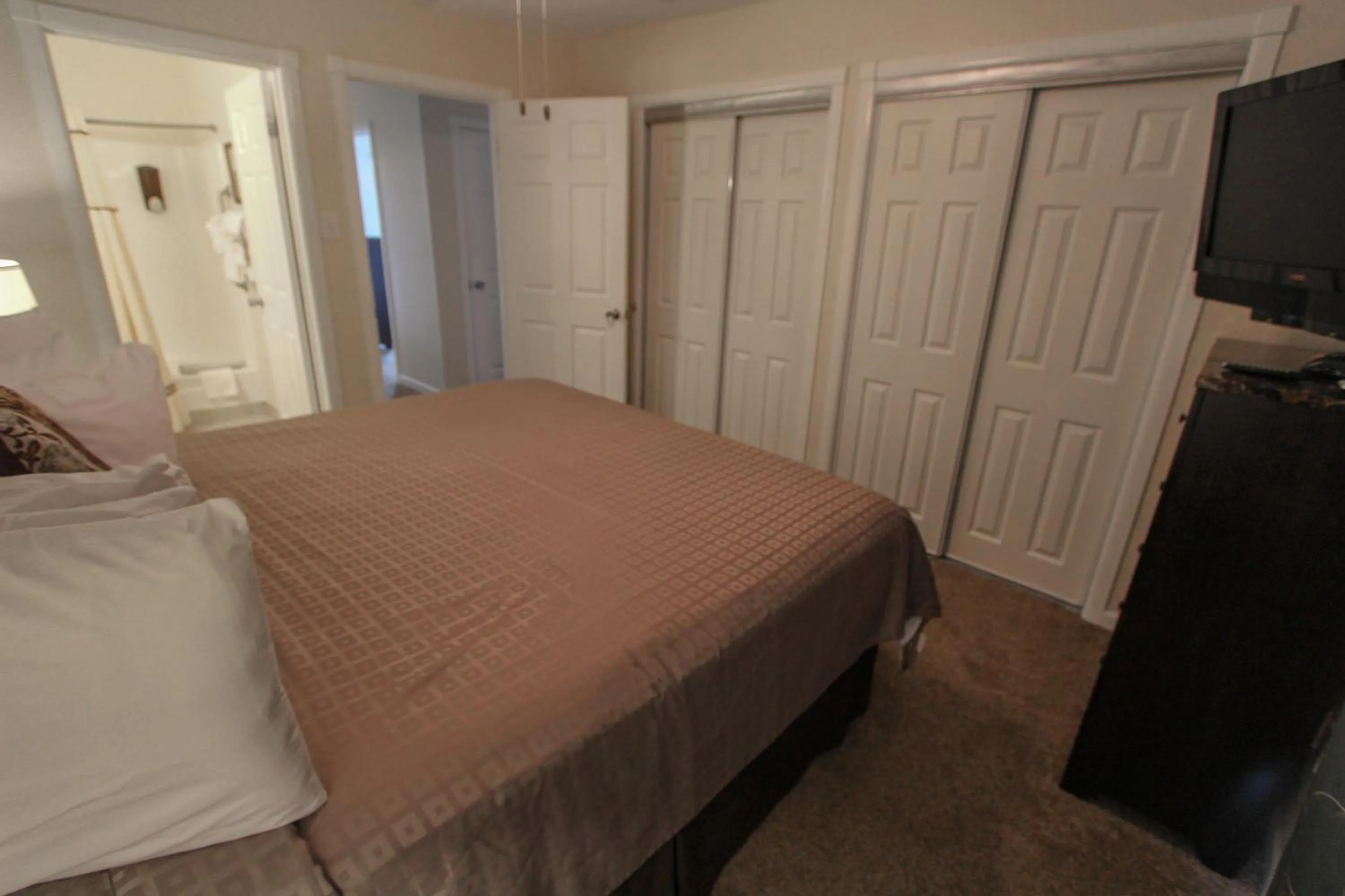 Bathroom, Bed in Multi Resorts at Puente Vista