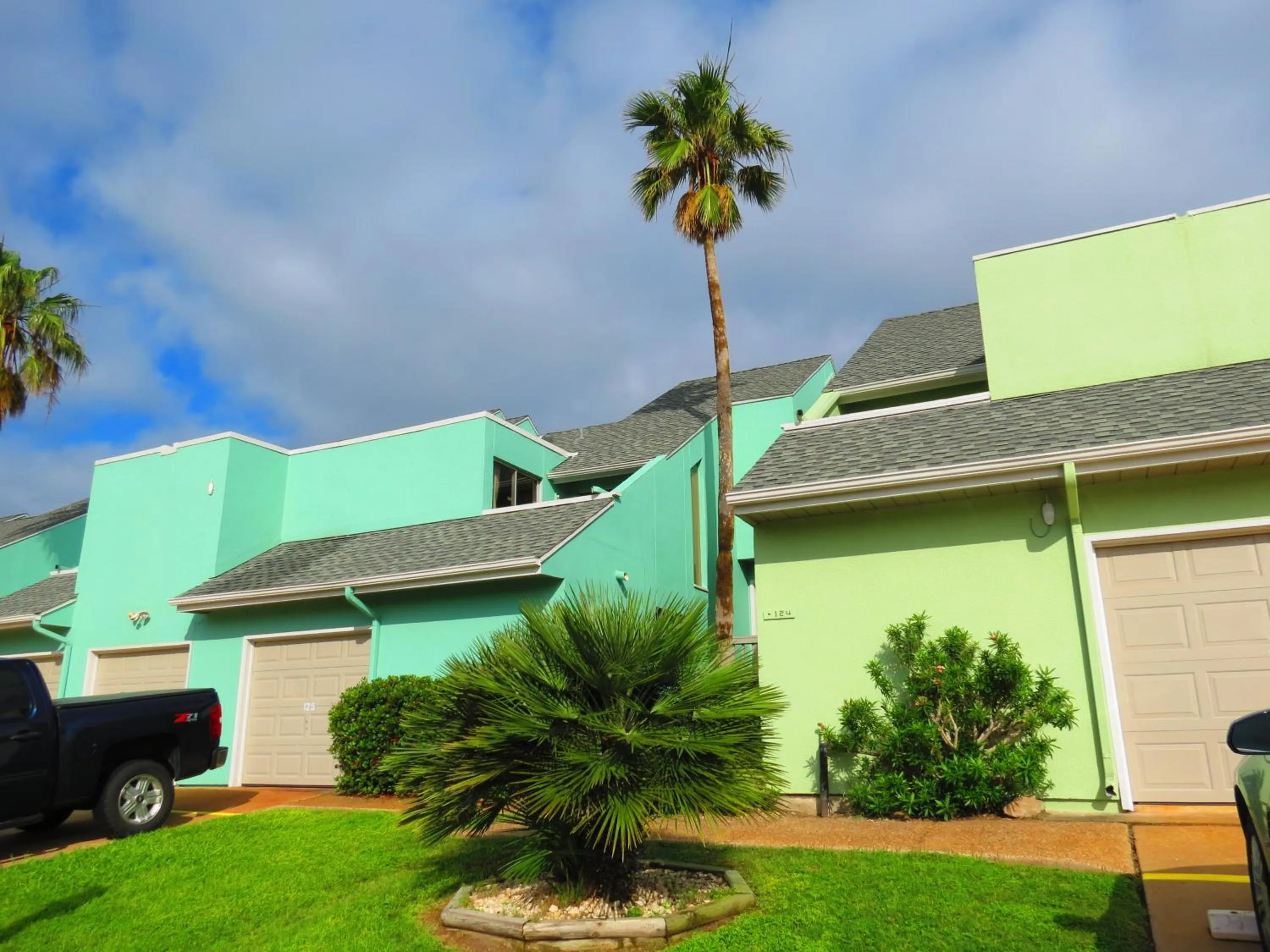 Facade/entrance in Multi Resorts at Puente Vista