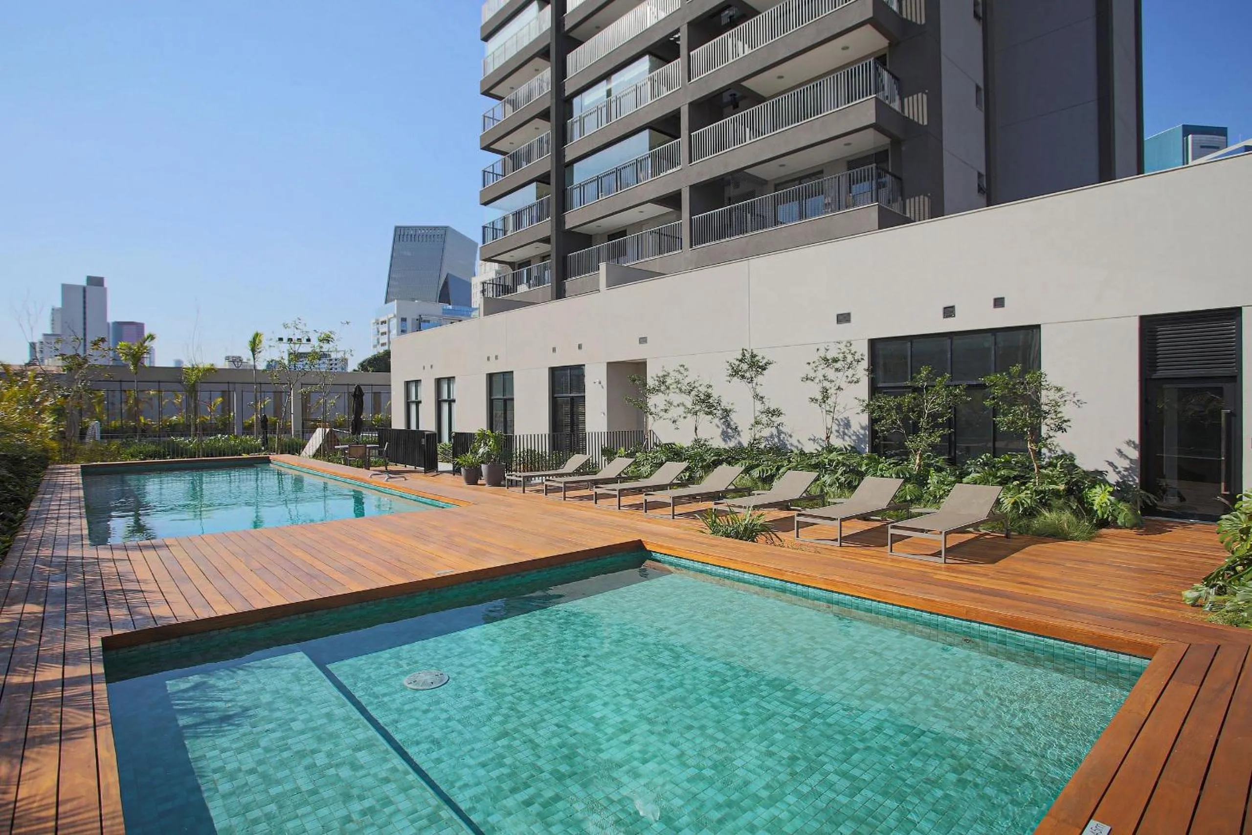 Swimming pool in Expand Pinheiros