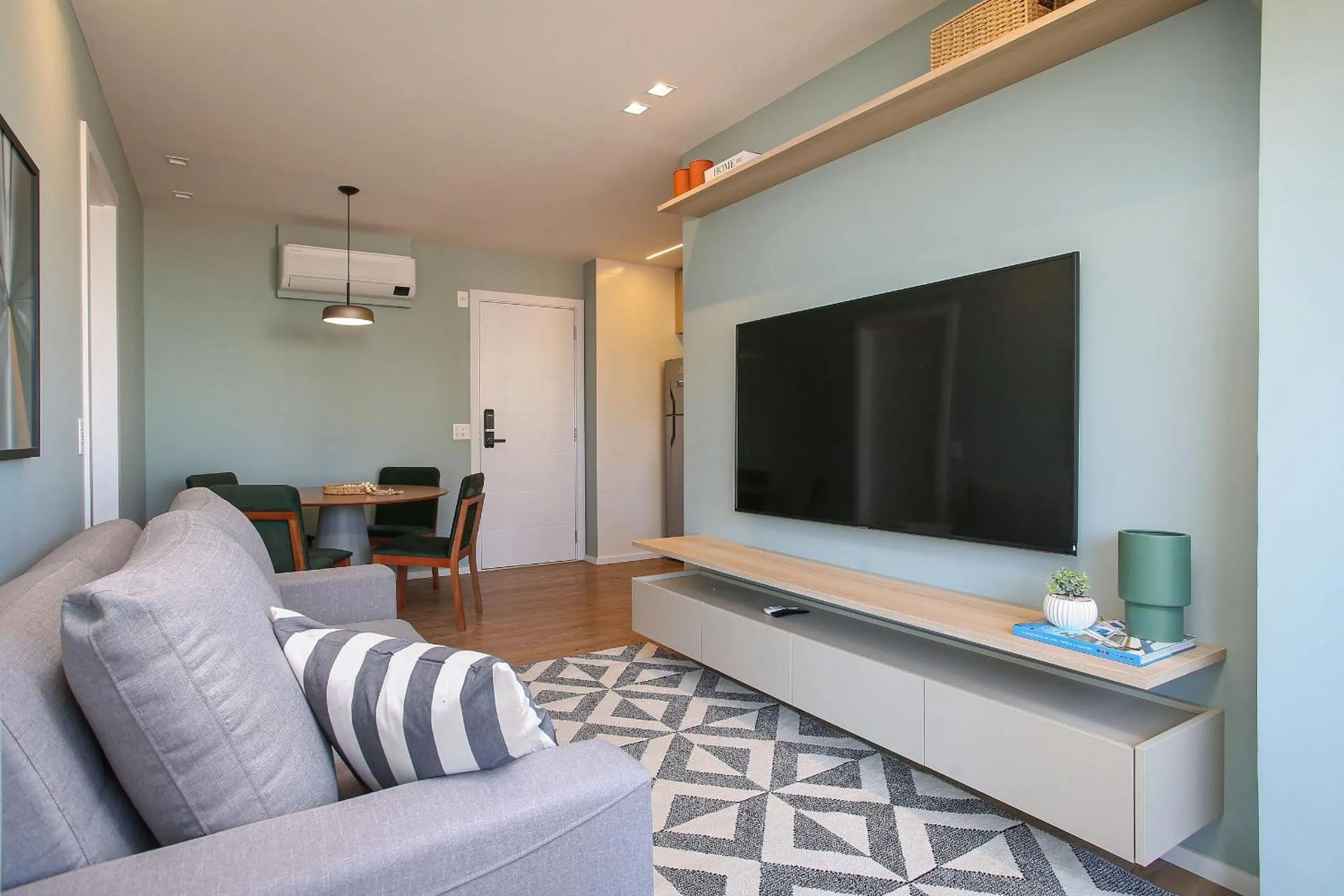 Seating area in Expand Pinheiros