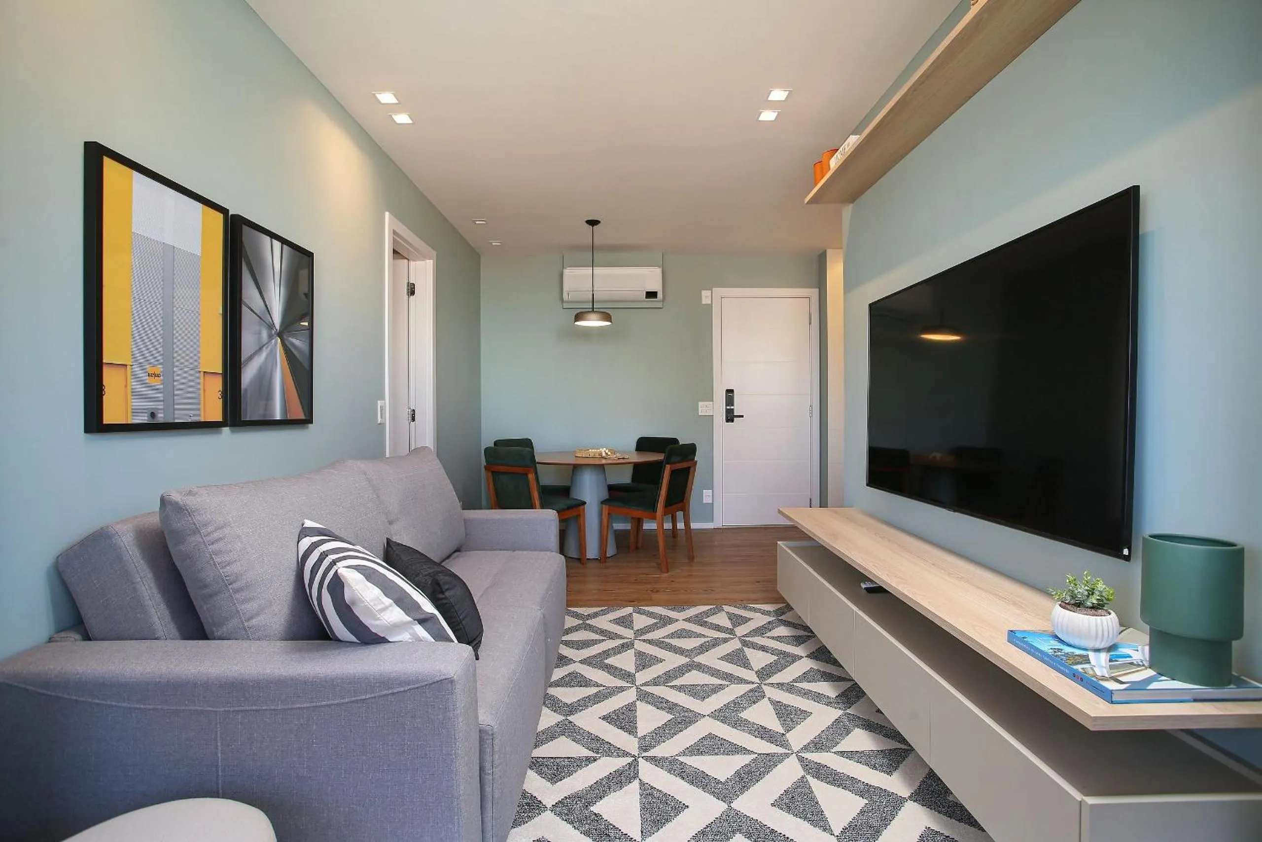 Seating area in Expand Pinheiros