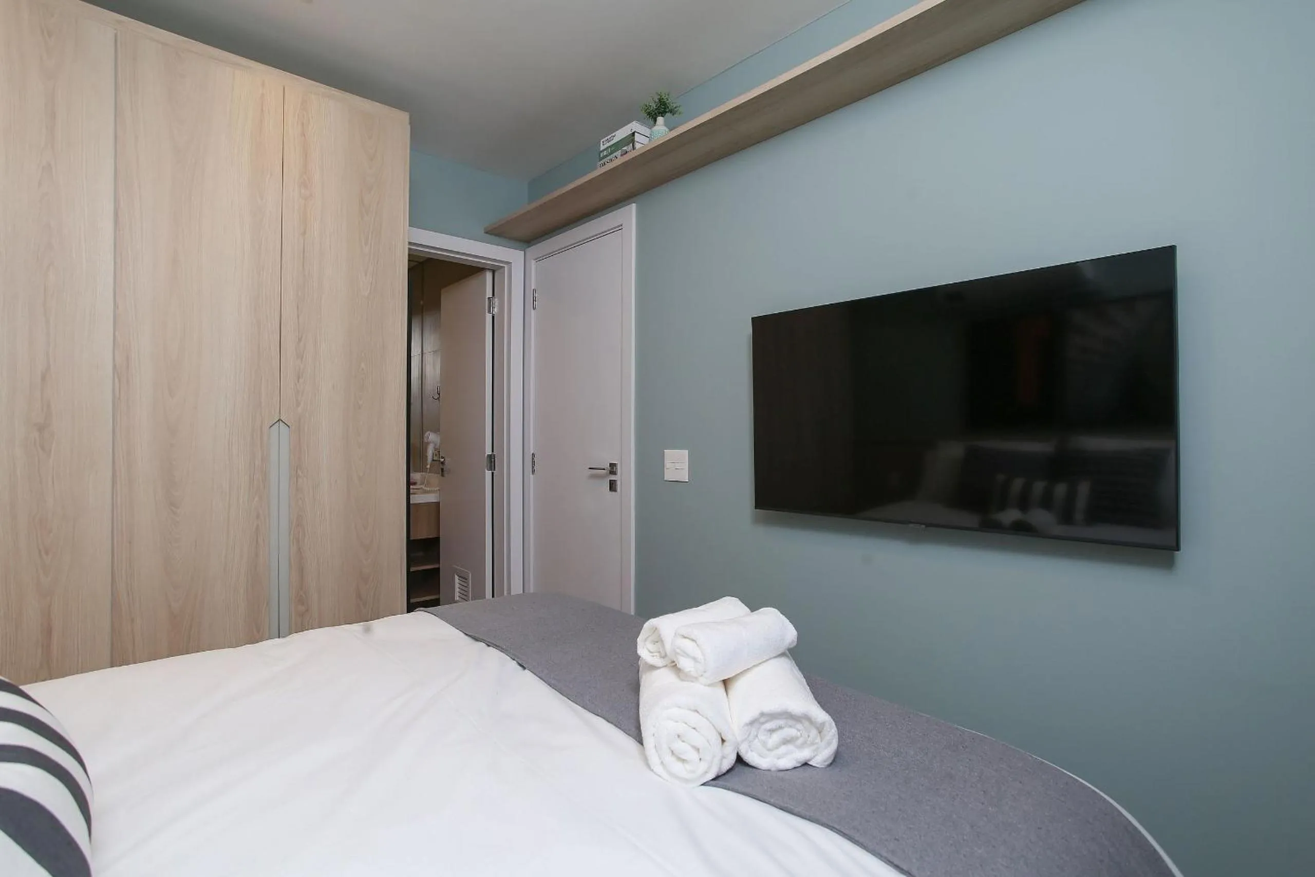 Bedroom, Bed in Expand Pinheiros