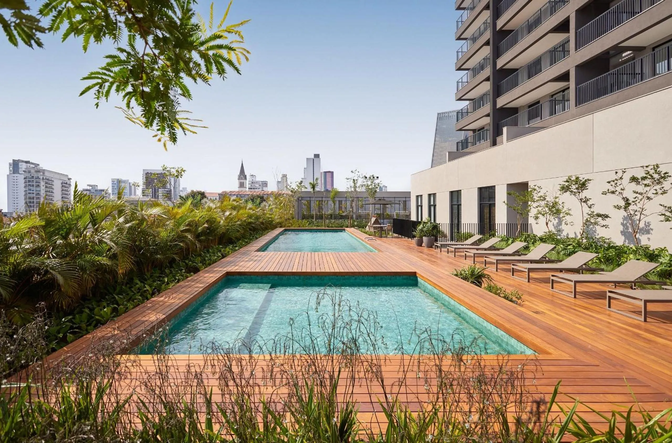 Swimming pool in Expand Pinheiros