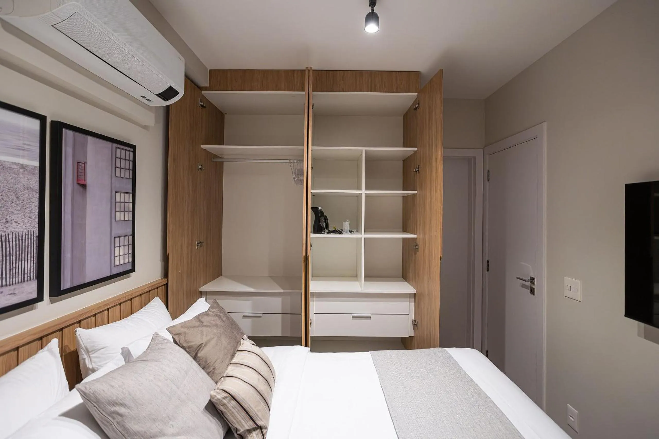 Bedroom, Bed in Expand Pinheiros