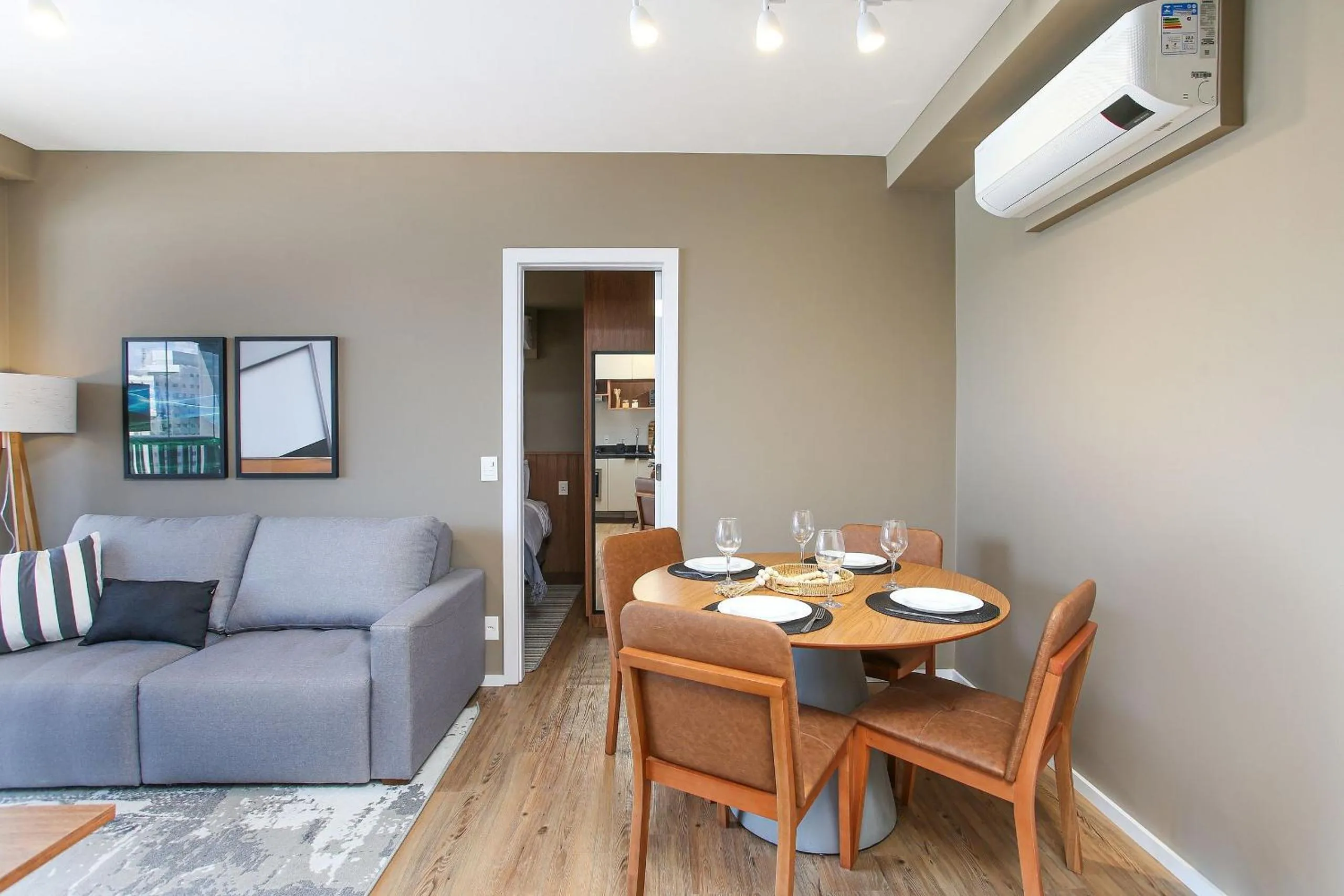 Dining area in Expand Pinheiros