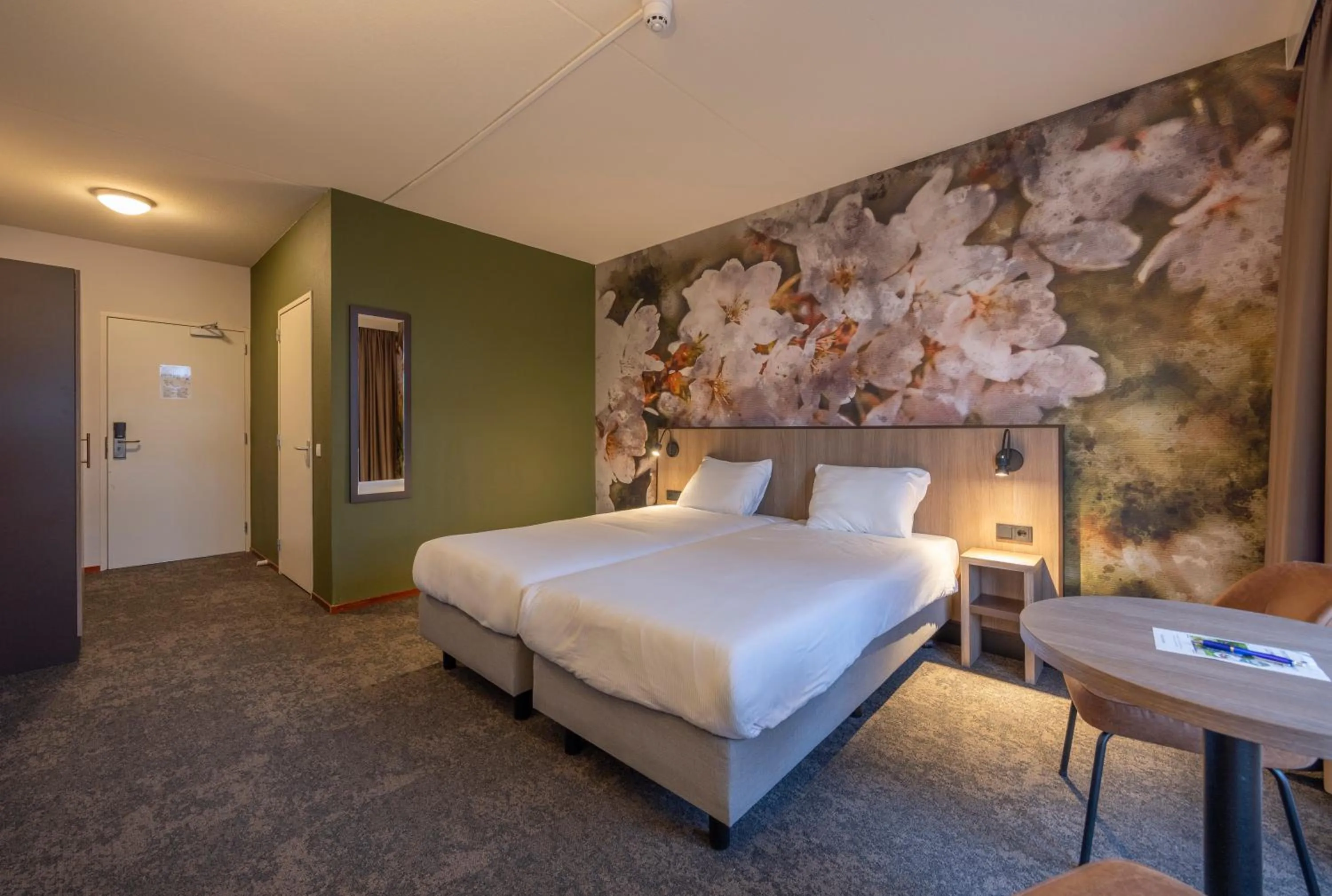 Bedroom, Bed in Fletcher Parkhotel Val Monte