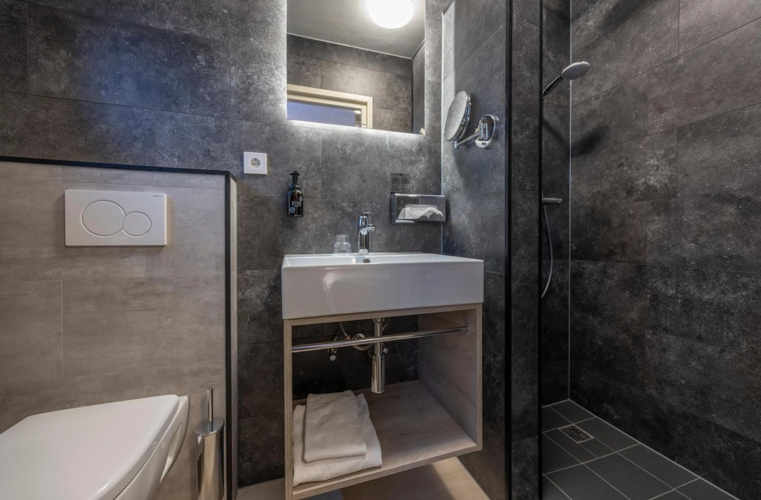 Bathroom in Fletcher Parkhotel Val Monte