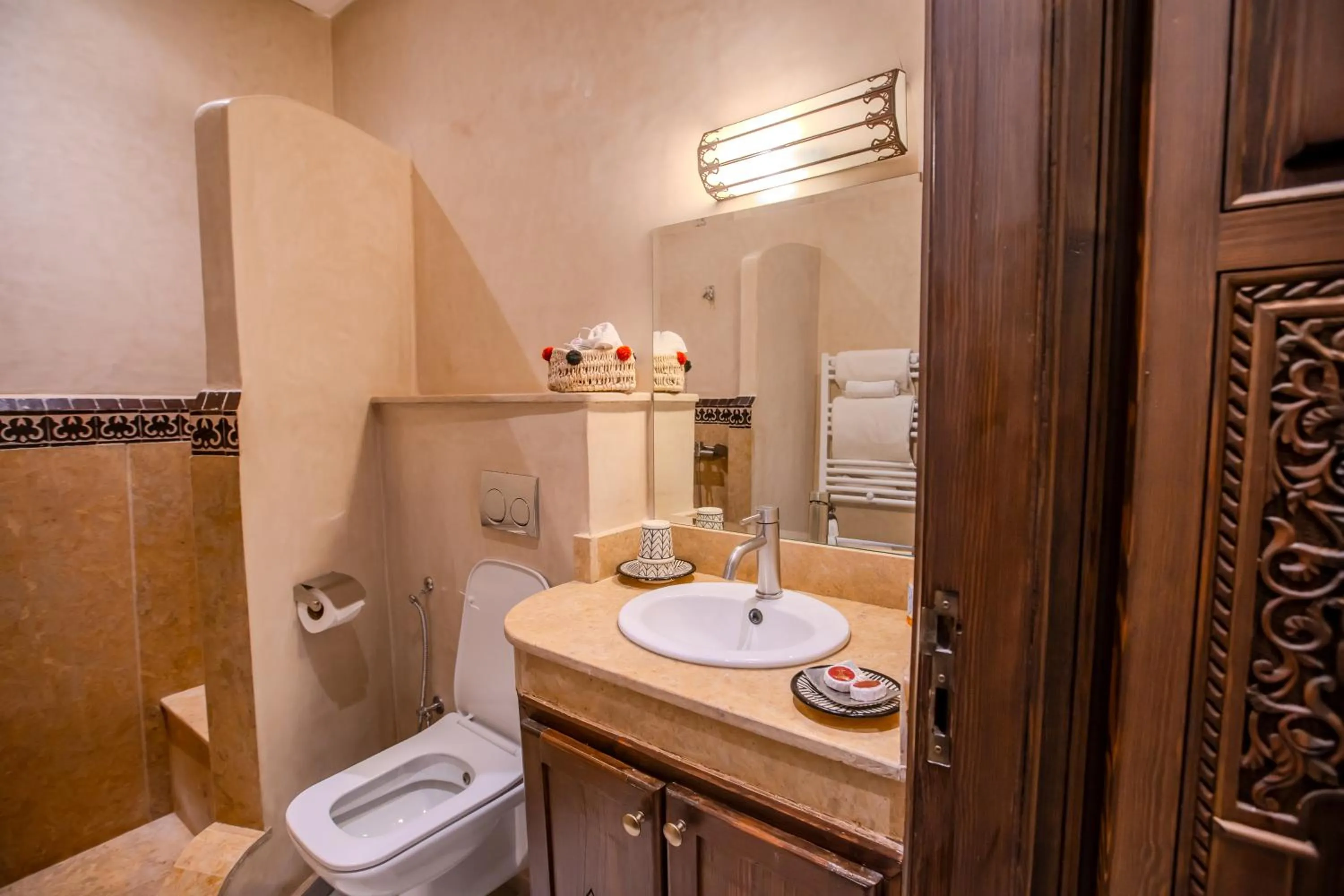 Shower in Riad Mandana & Spa