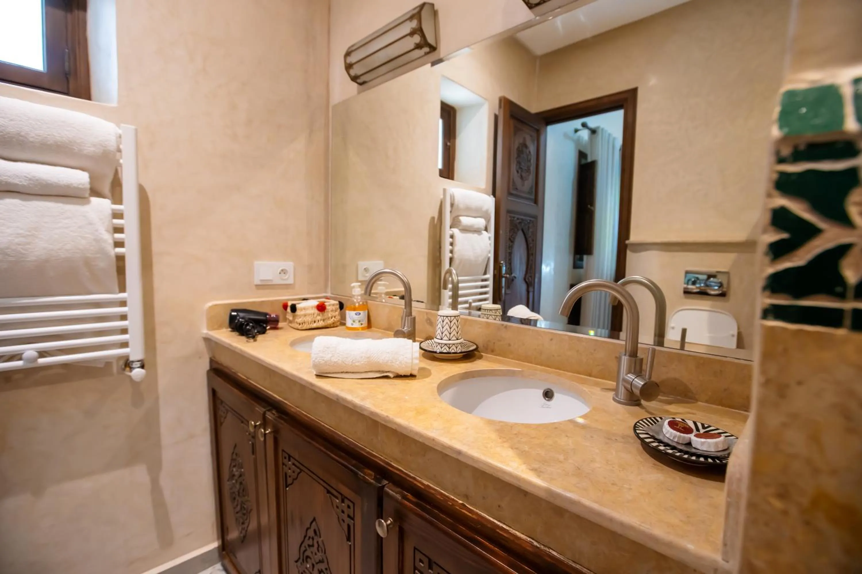 Shower in Riad Mandana & Spa