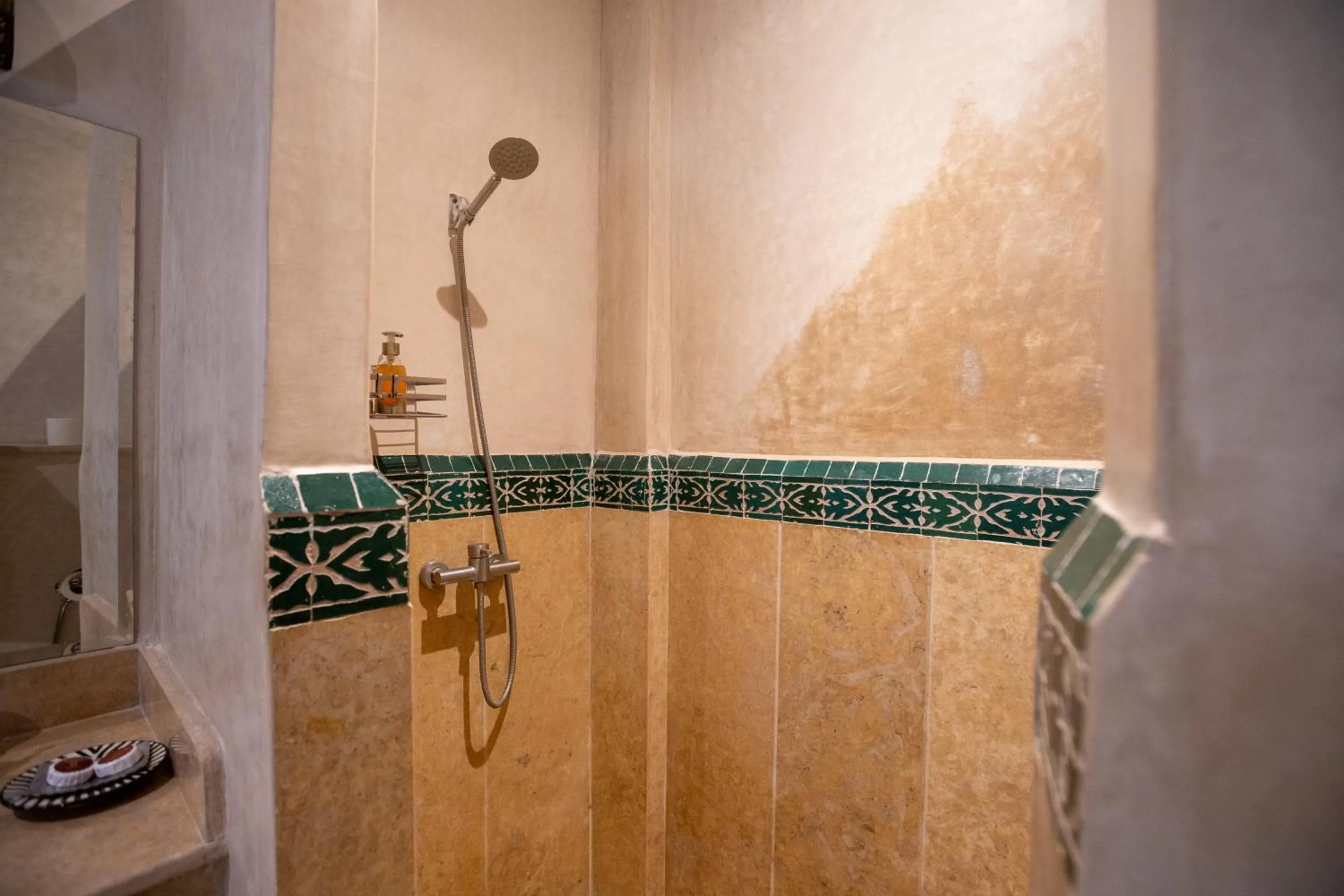 Shower in Riad Mandana & Spa