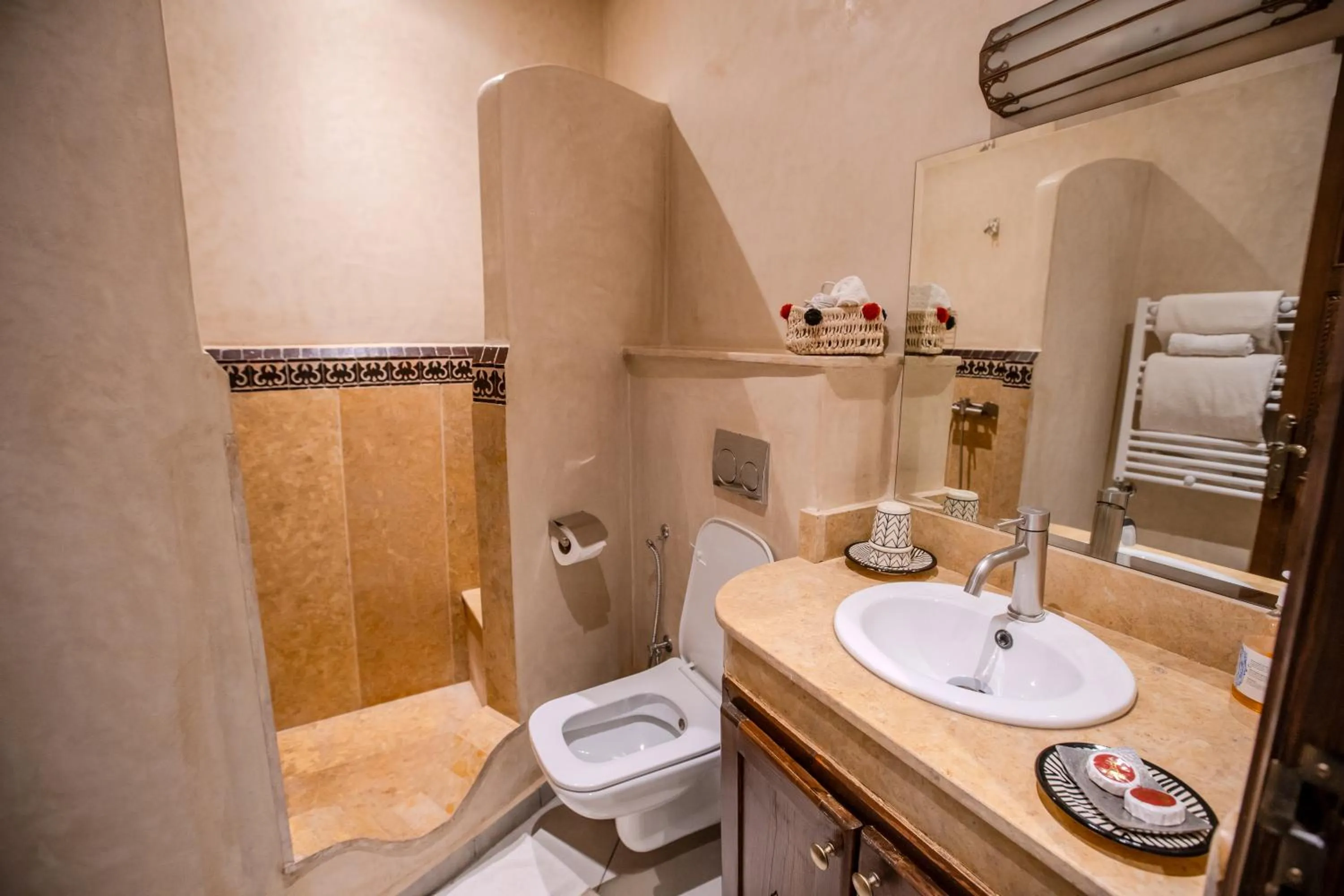 Shower in Riad Mandana & Spa