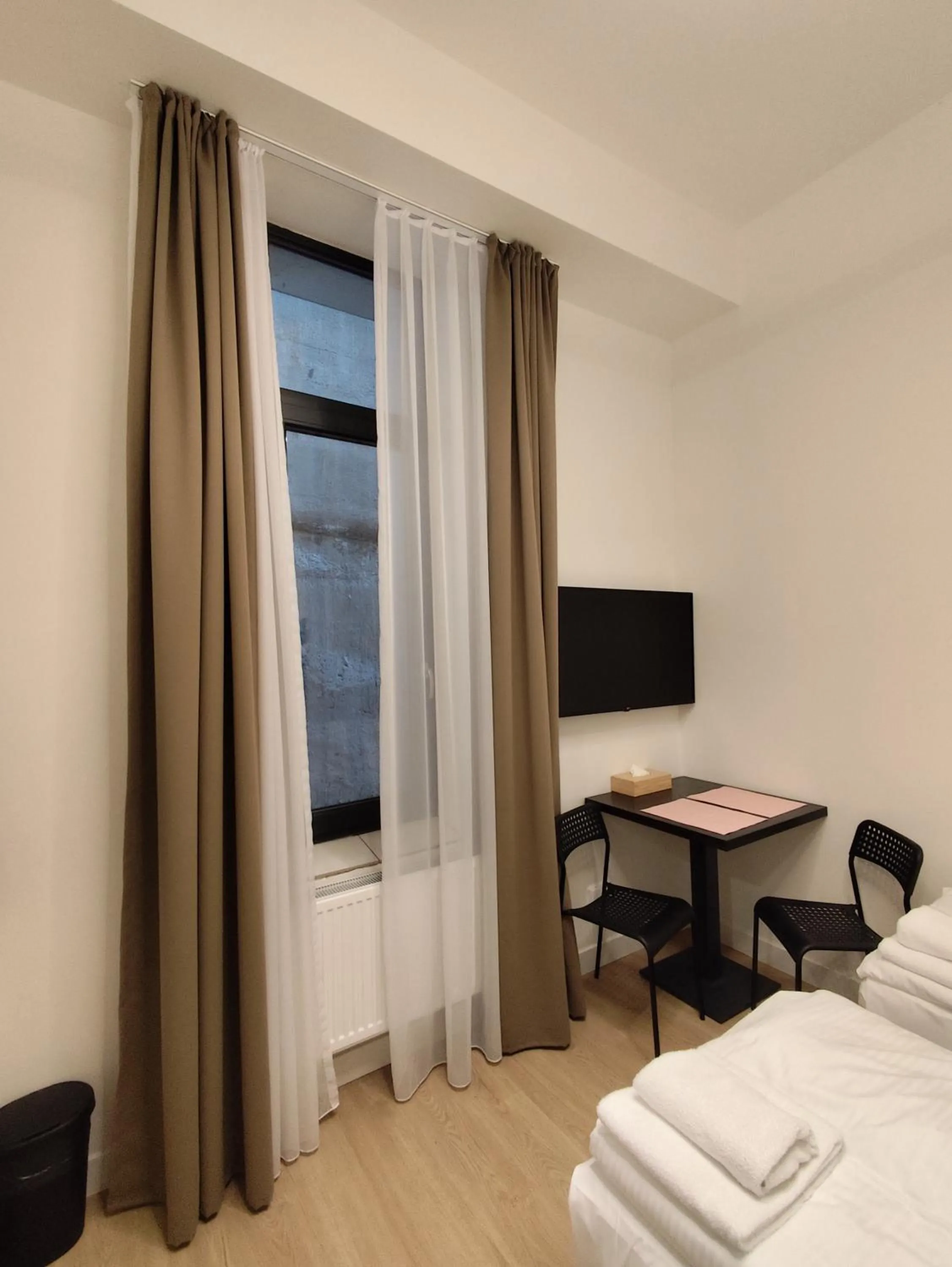 TV and multimedia, Bed in Post 120 Suites