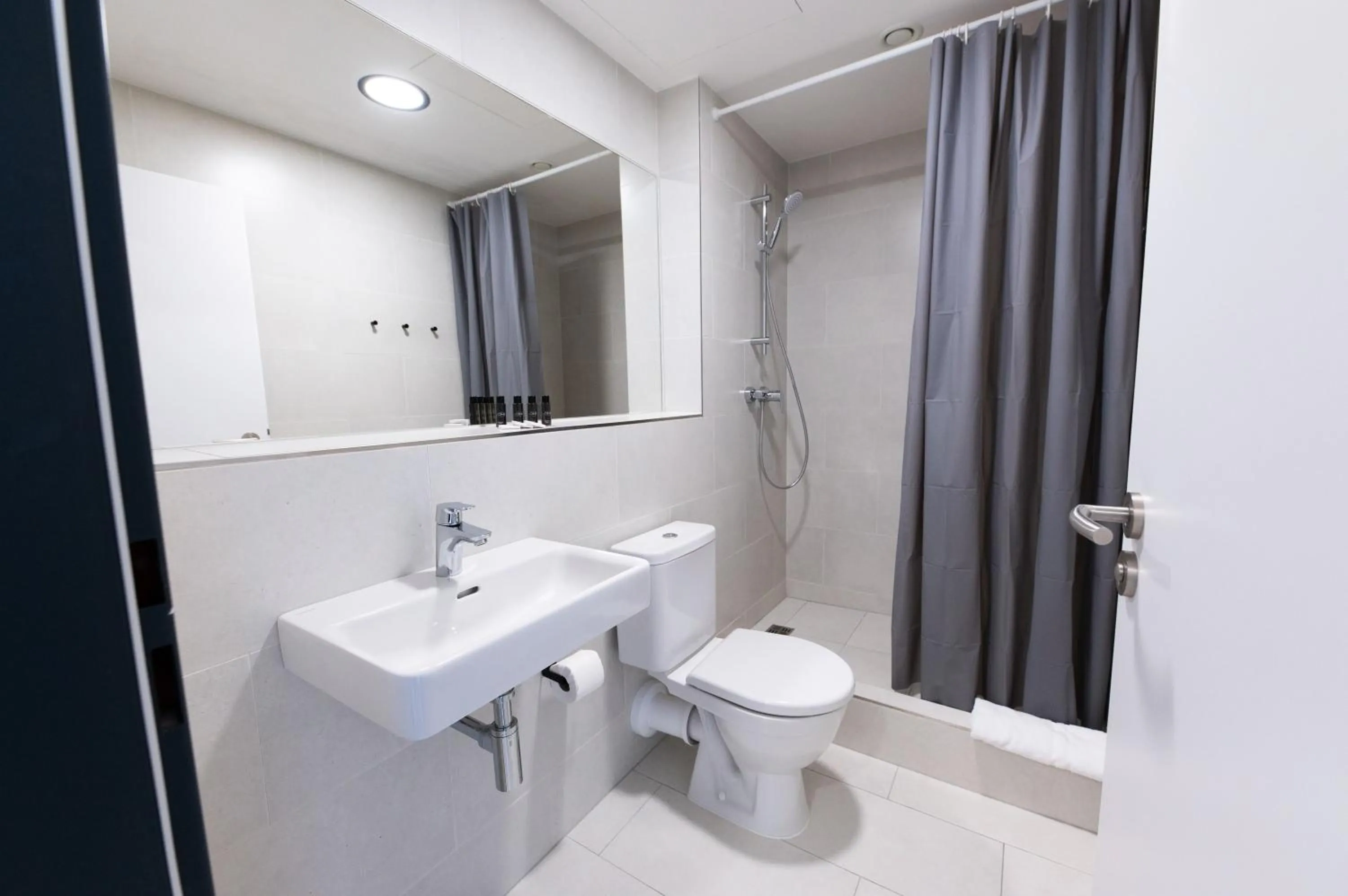 Shower in Post 120 Suites