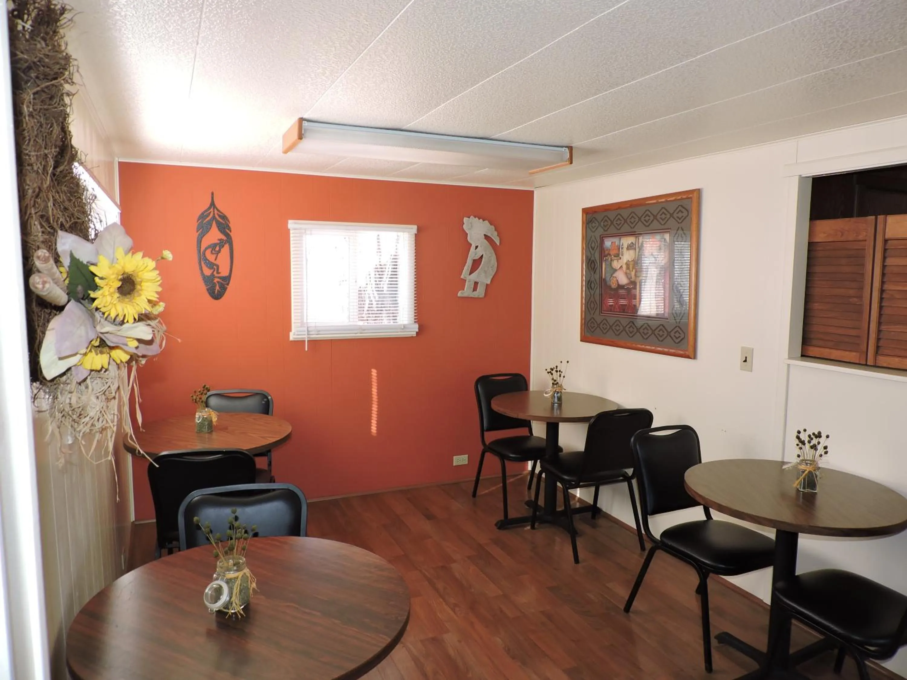 Restaurant/places to eat in Kokopelli Inn