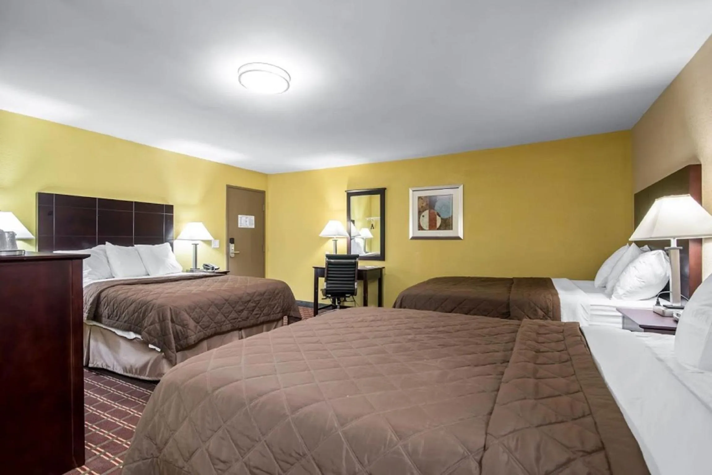 Photo of the whole room, Bed in Rodeway Inn Towanda