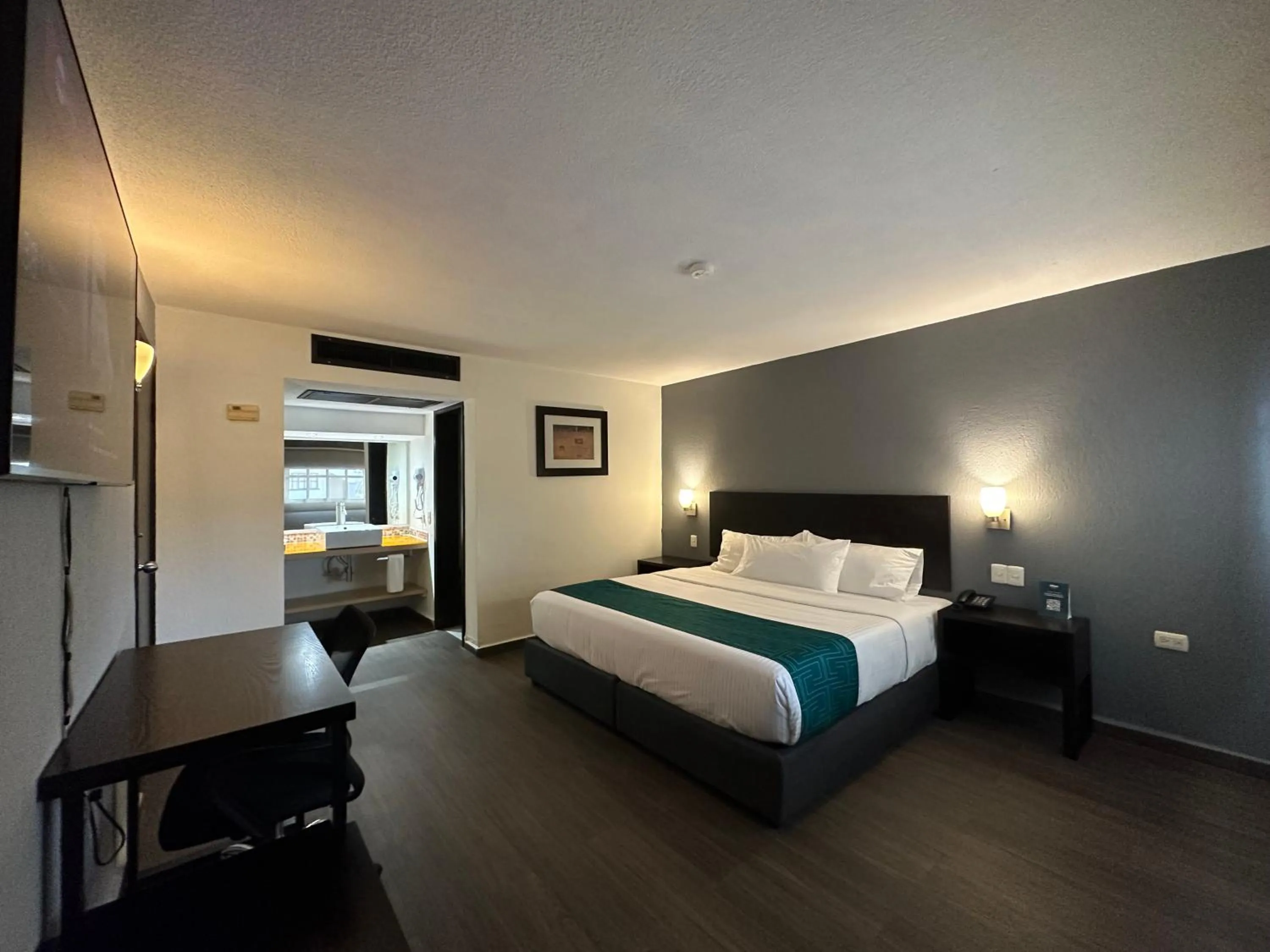 Bed in InHouse Hotel Obregón