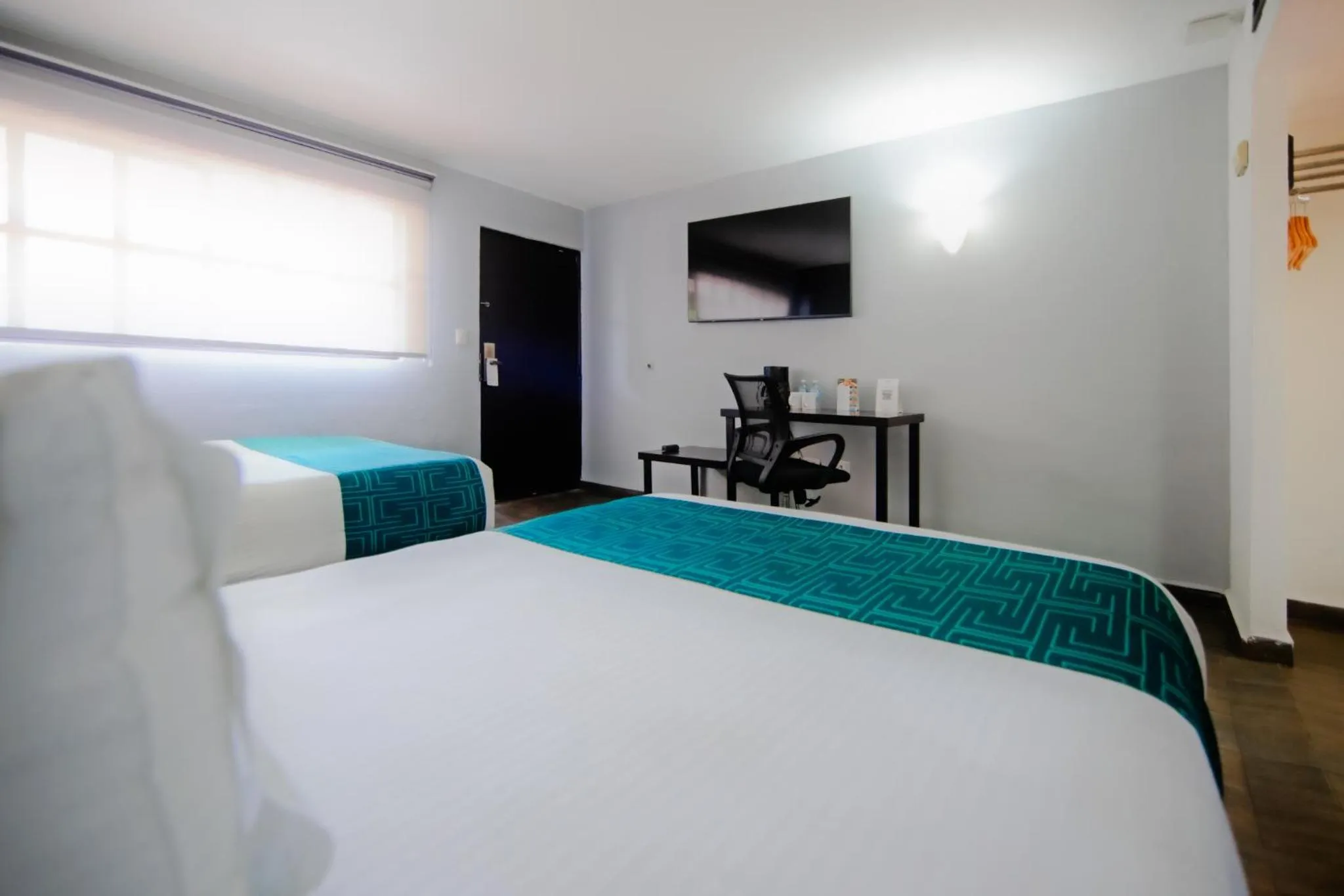 TV and multimedia, Bed in InHouse Hotel Obregón