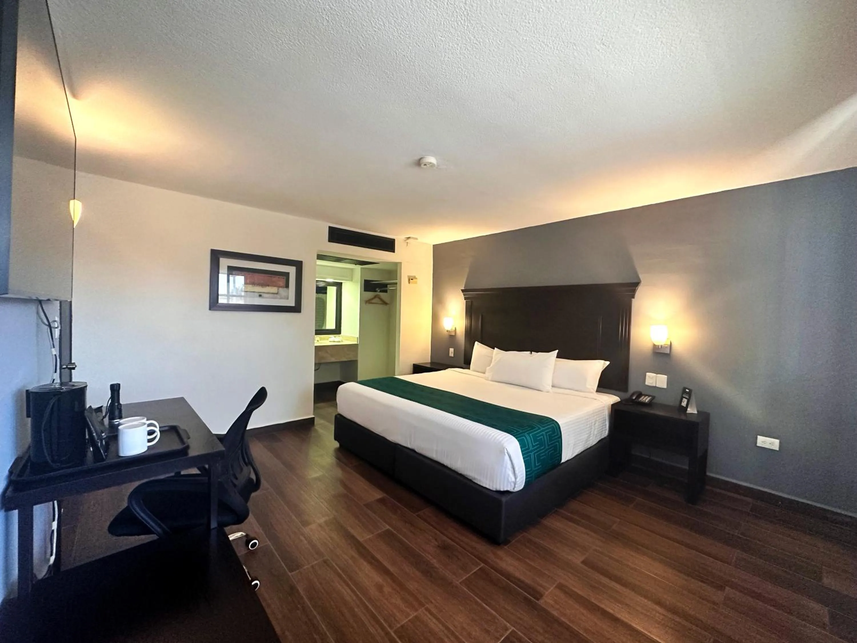 Bed in InHouse Hotel Obregón